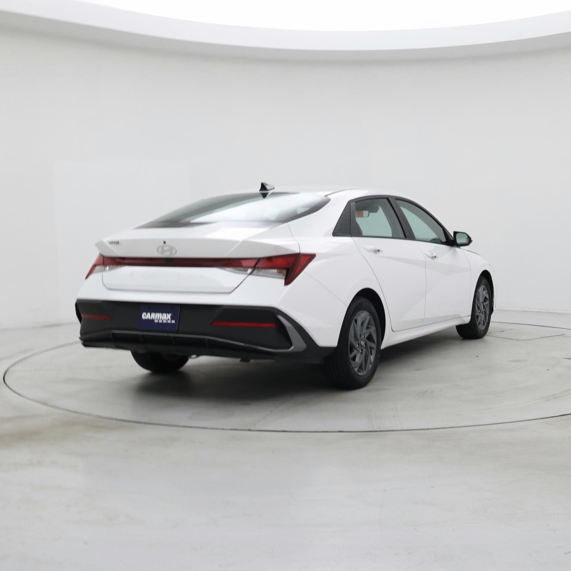 Thumbnail: 2024 Hyundai Elantra - 8