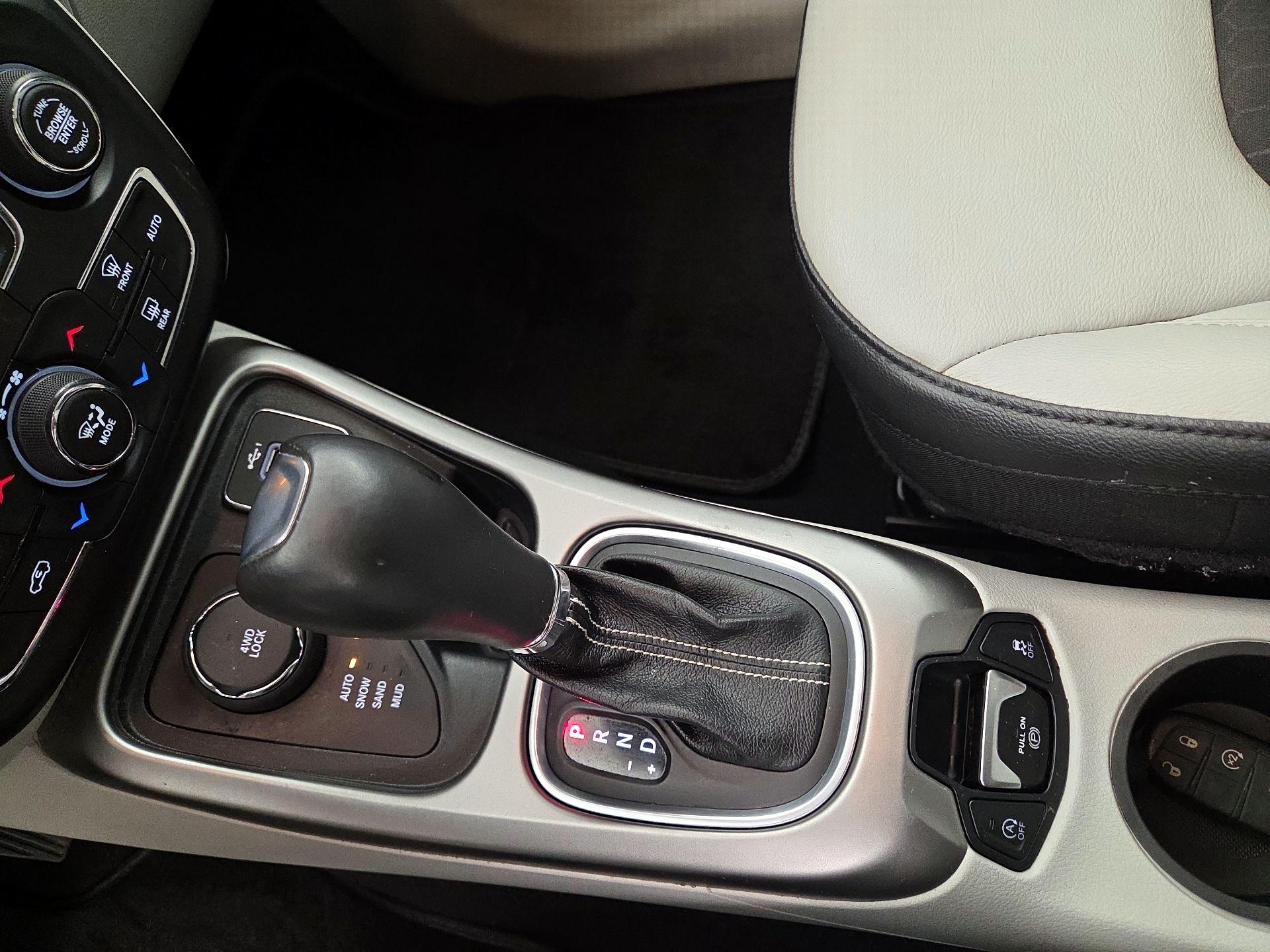 Thumbnail: 2021 Jeep Compass - 17