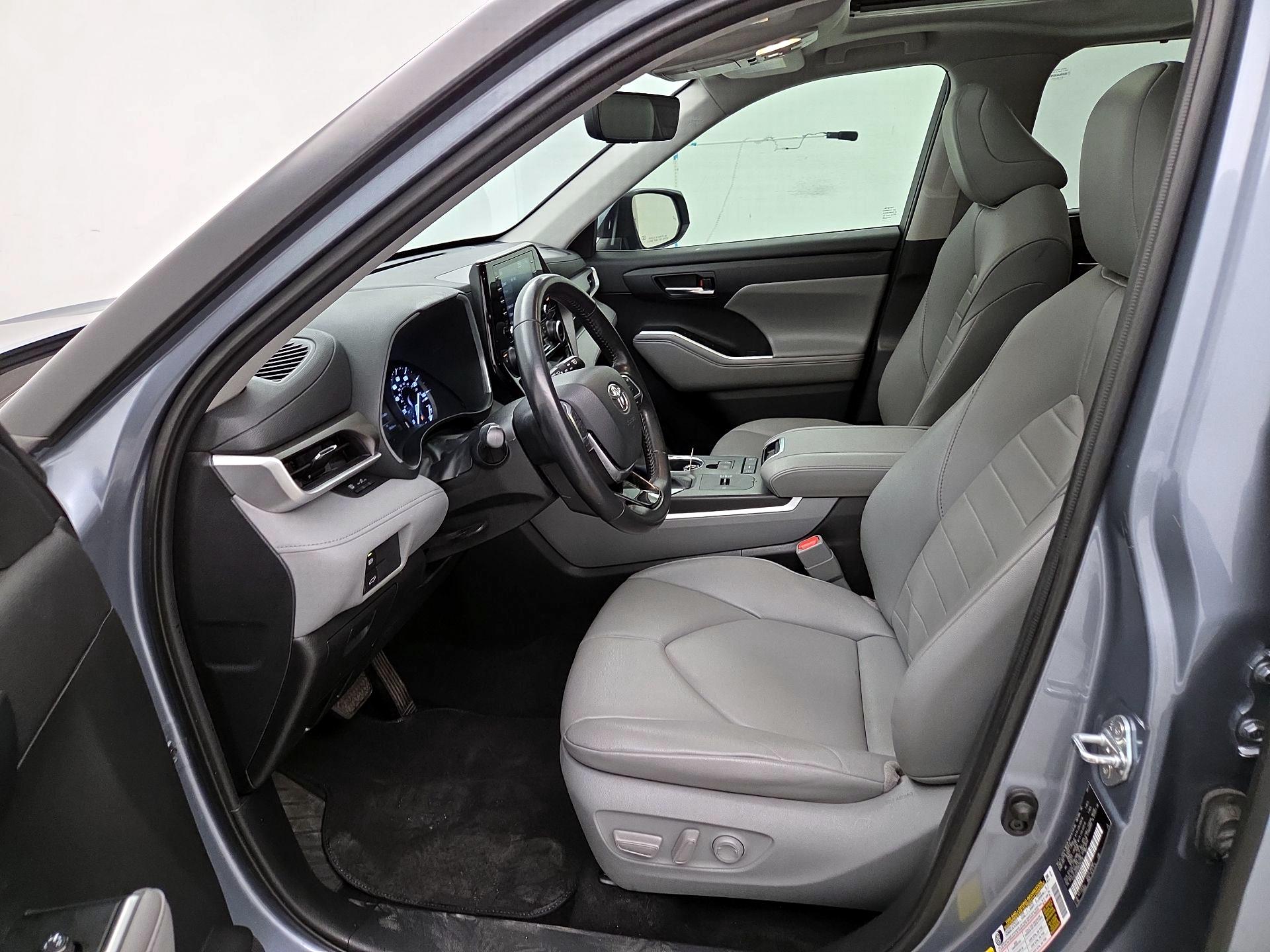 Thumbnail: 2021 Toyota Highlander - 11