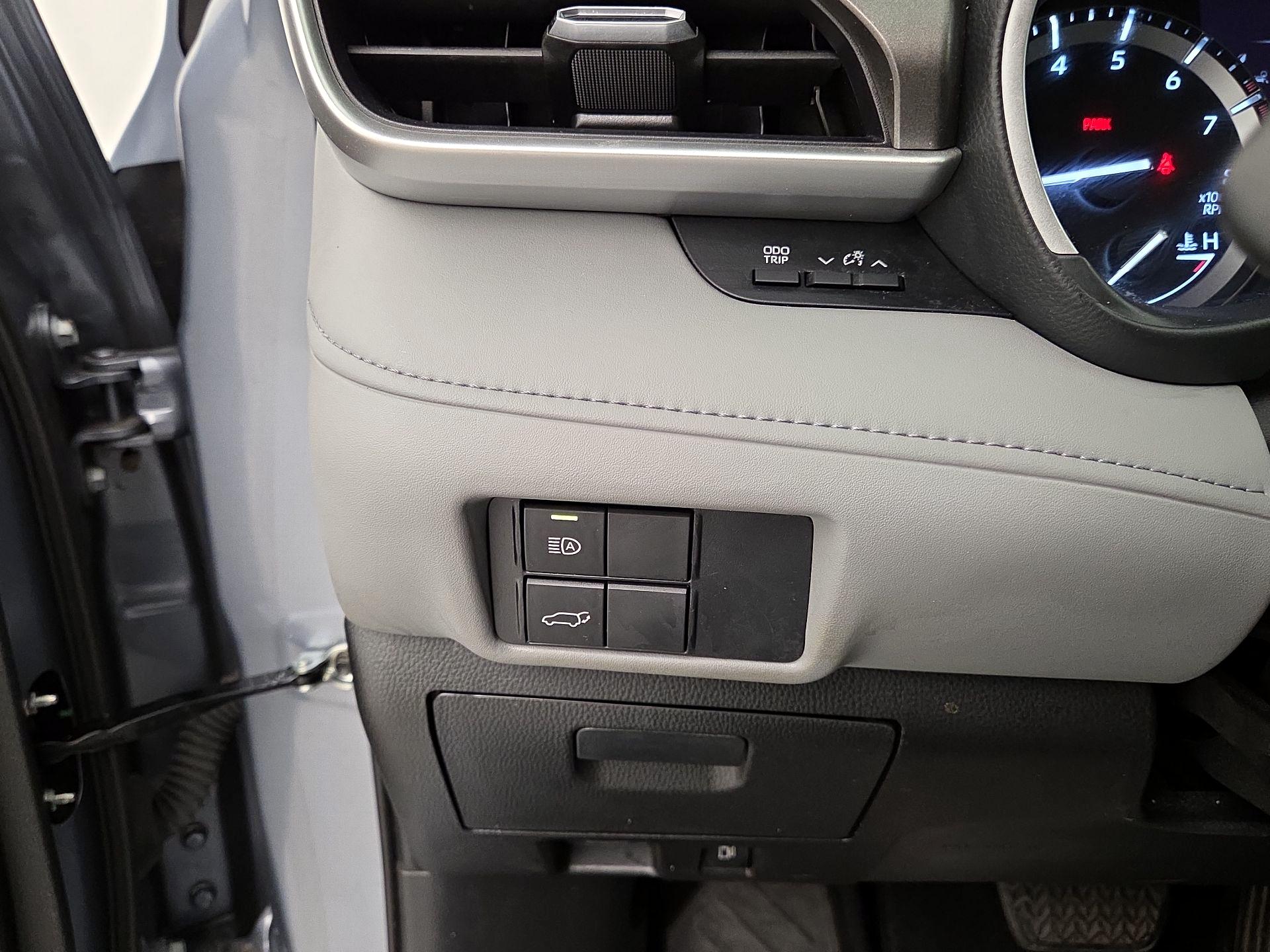 Thumbnail: 2021 Toyota Highlander - 13