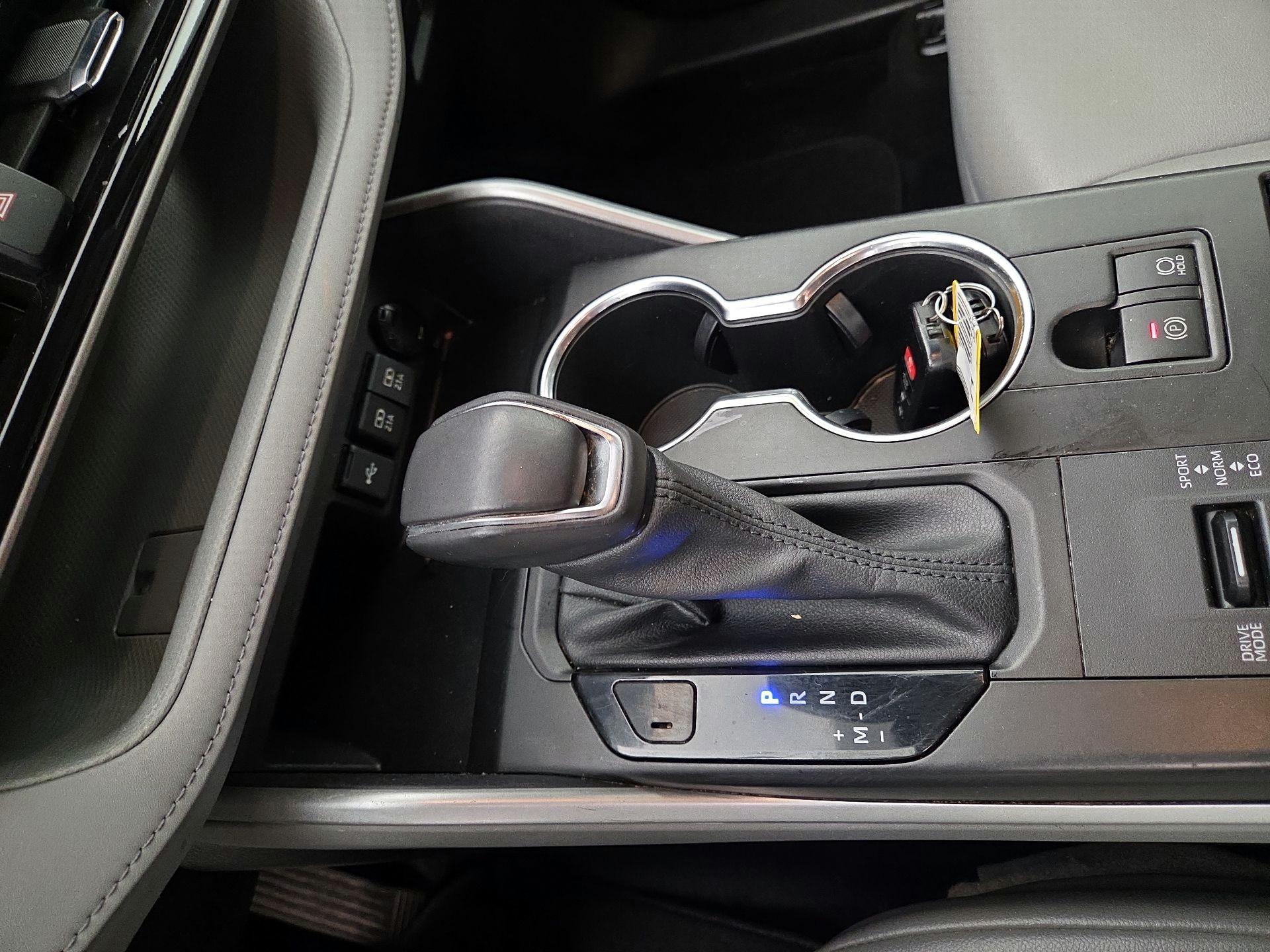 Thumbnail: 2021 Toyota Highlander - 17