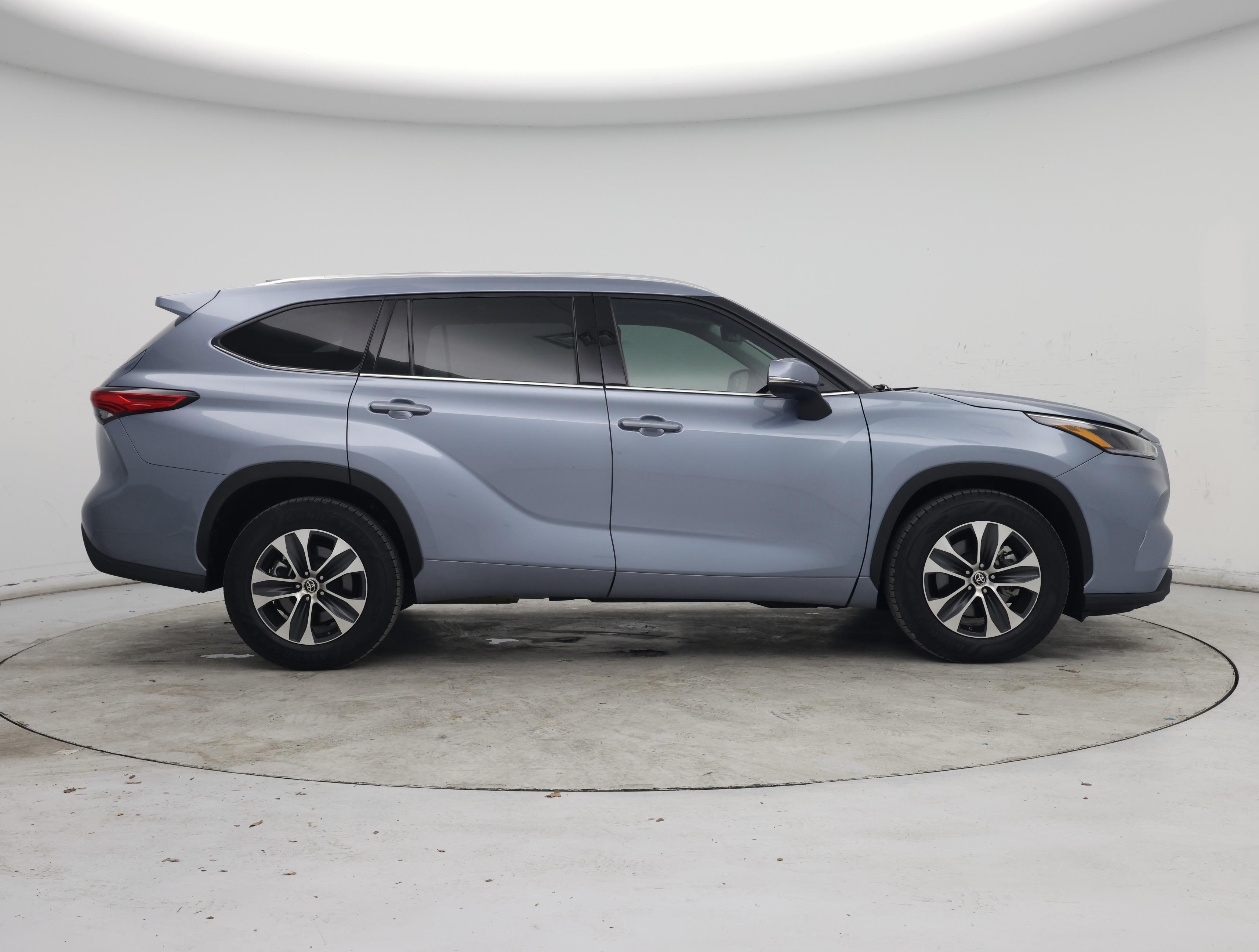 Thumbnail: 2021 Toyota Highlander - 7