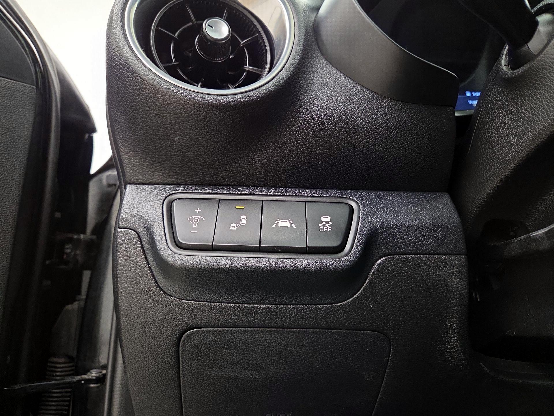 Thumbnail: 2021 Kia Forte - 13