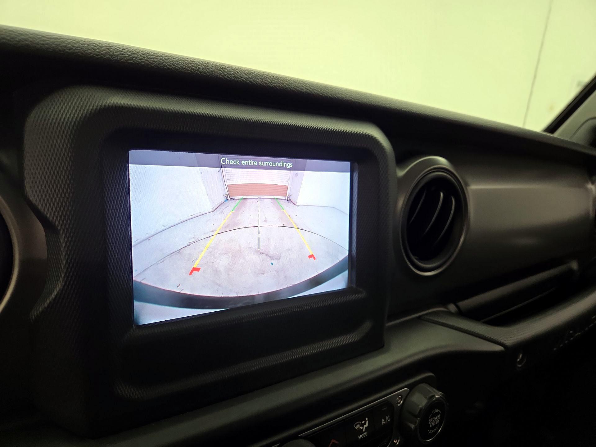 Thumbnail: 2022 Jeep Wrangler - 14