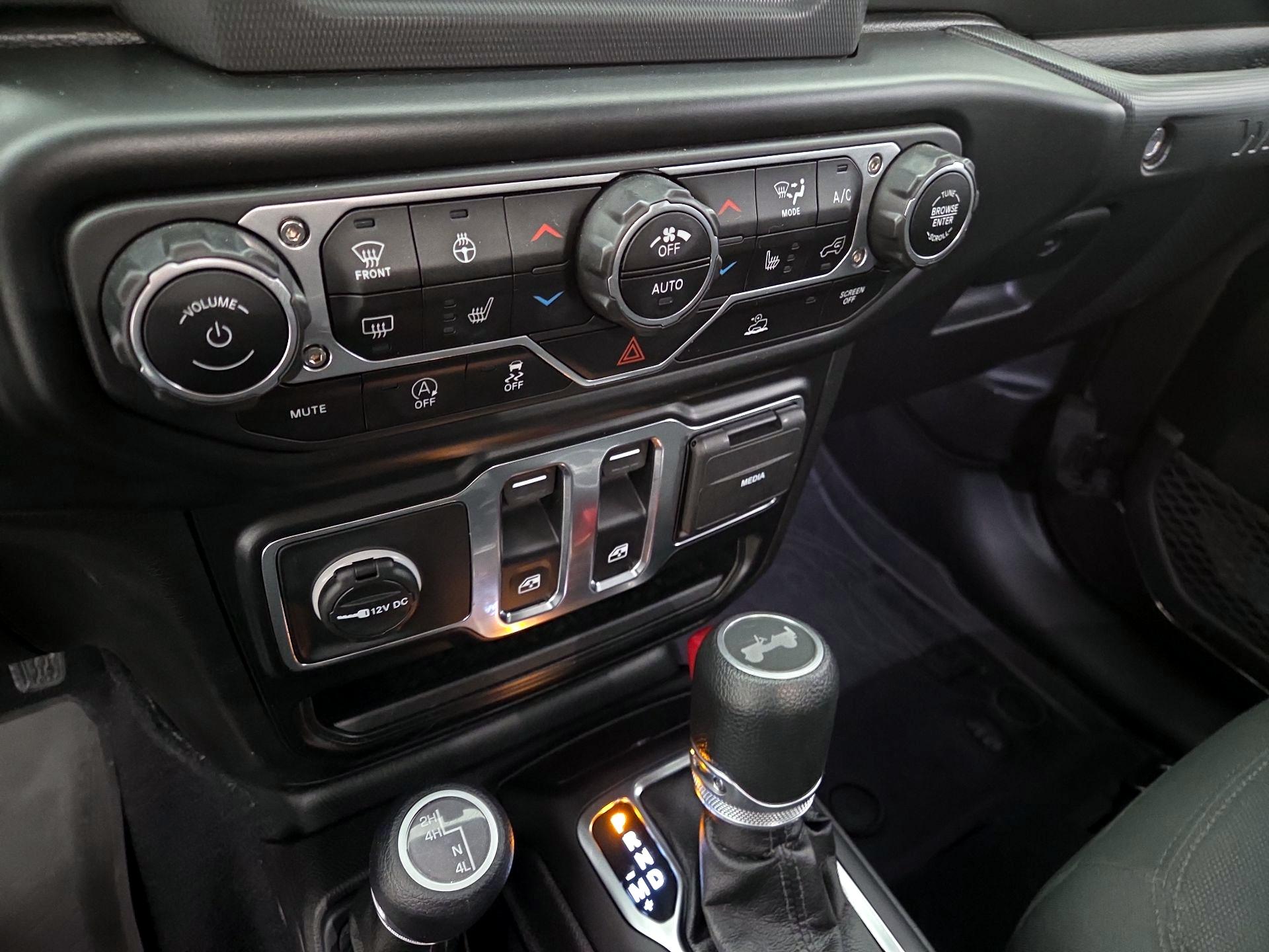 Thumbnail: 2022 Jeep Wrangler - 16