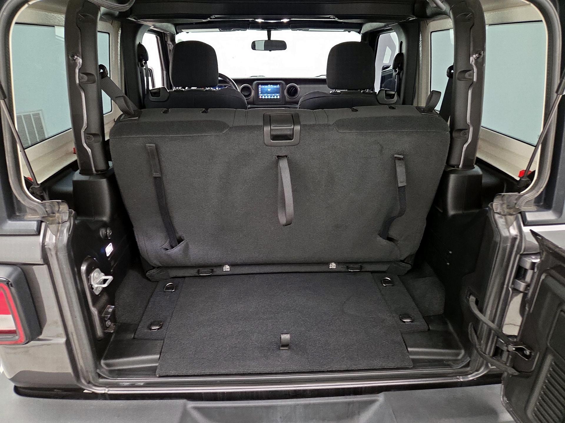 Thumbnail: 2022 Jeep Wrangler - 19