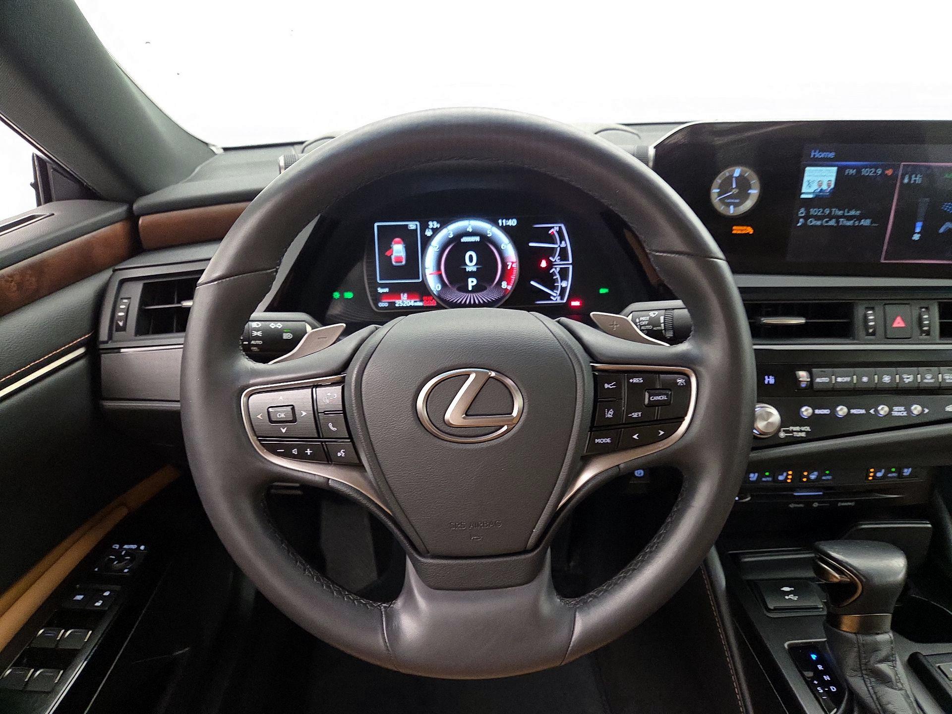 Thumbnail: 2022 Lexus ES - 10