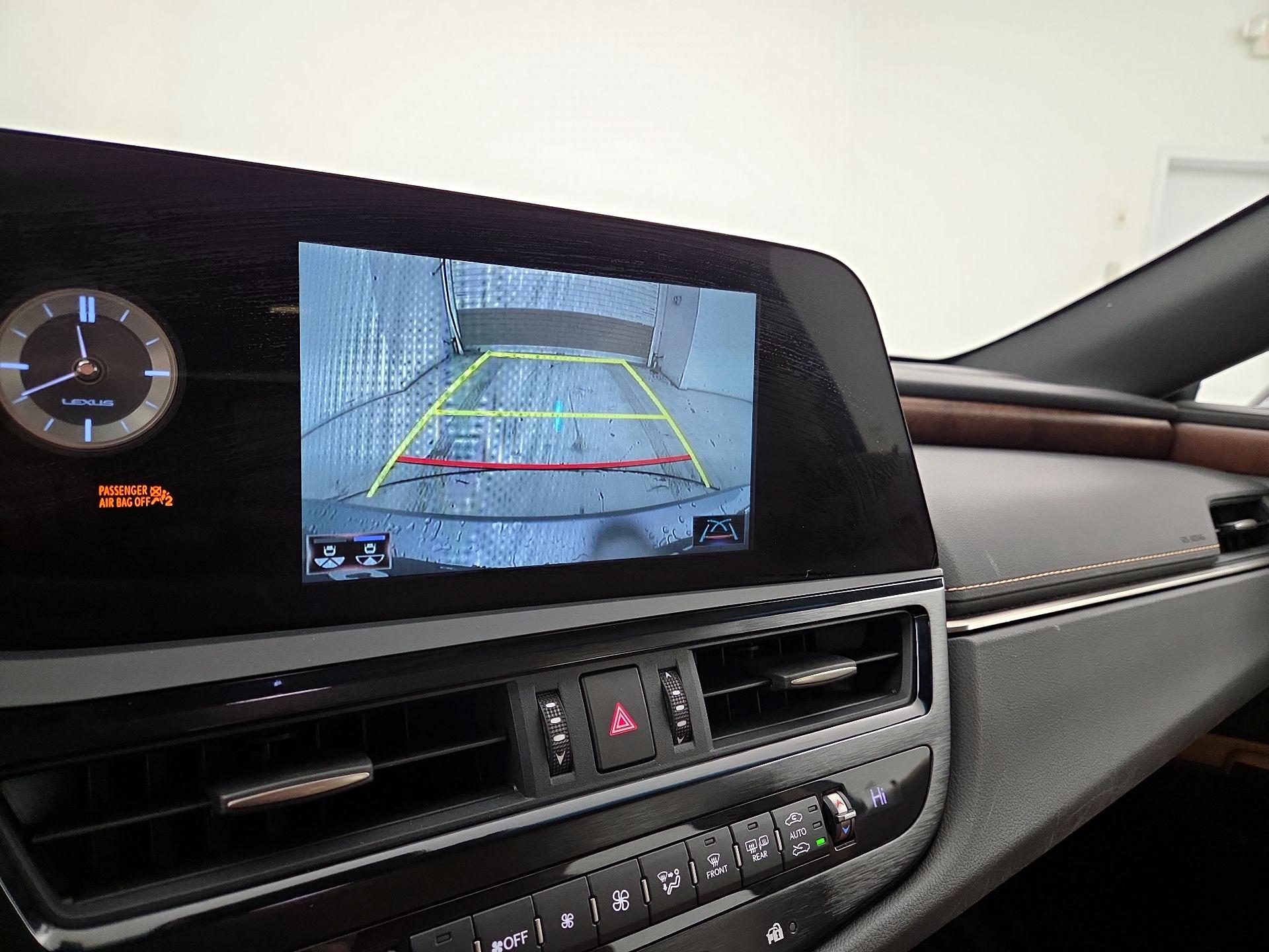 Thumbnail: 2022 Lexus ES - 14