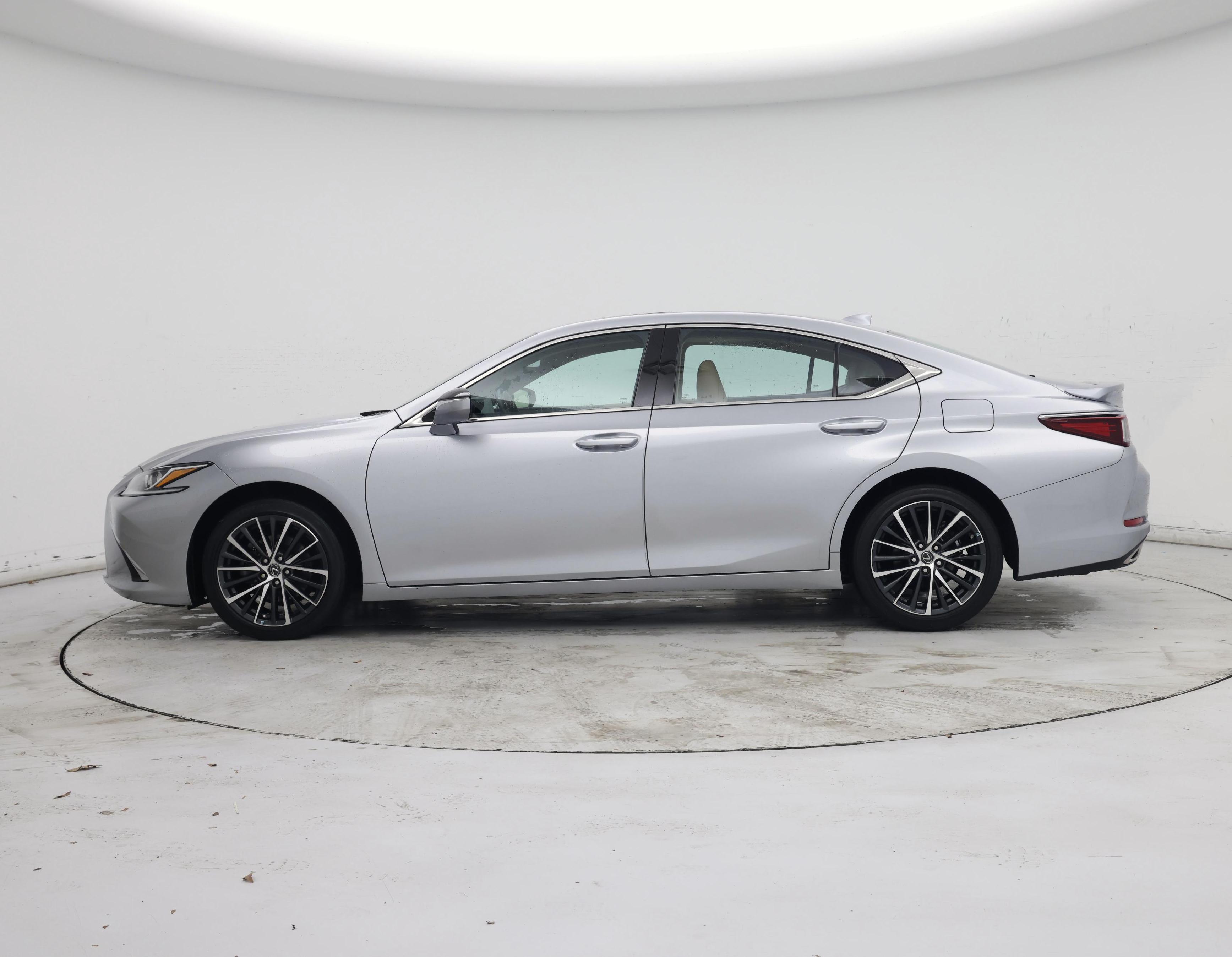 Thumbnail: 2022 Lexus ES - 3