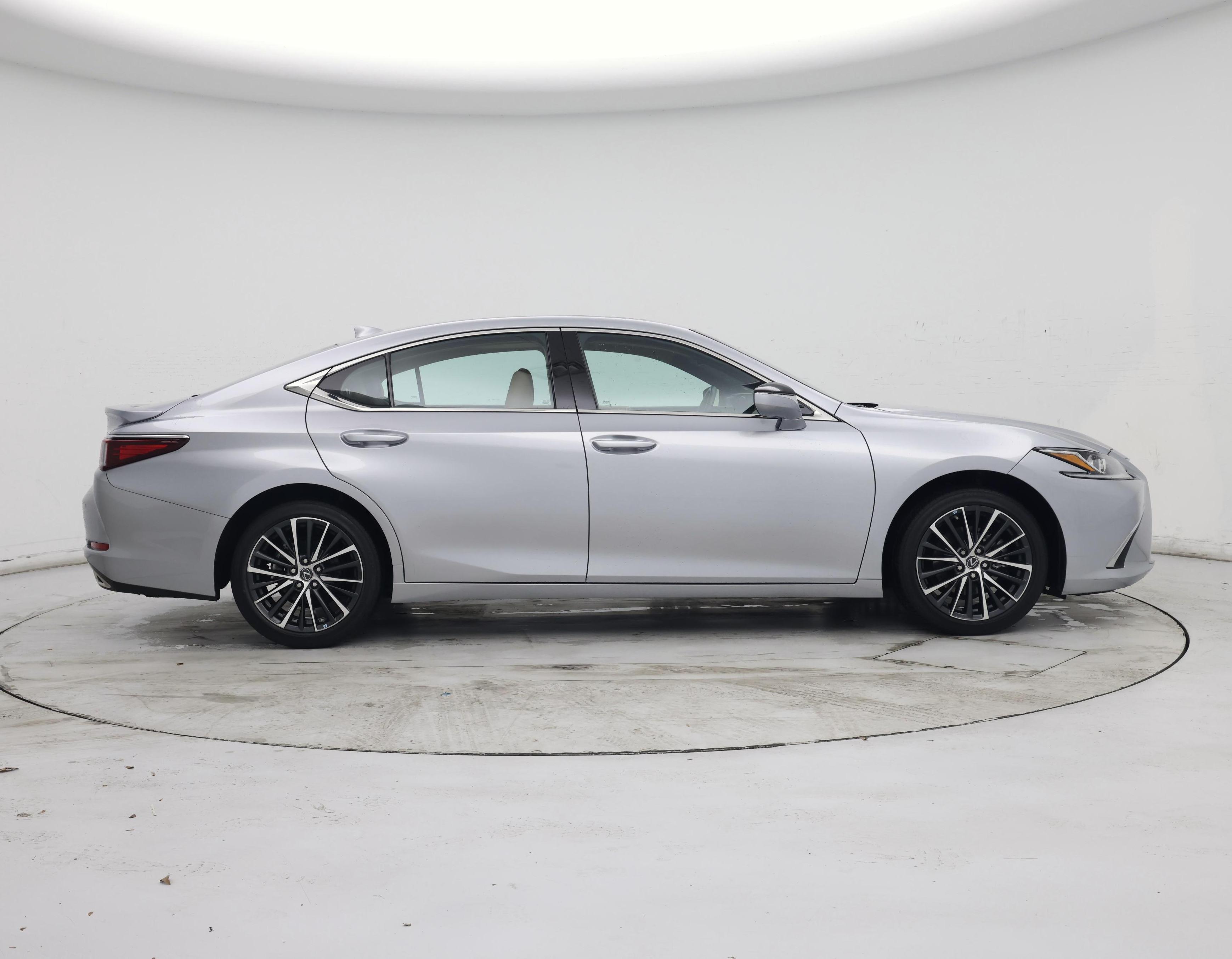 Thumbnail: 2022 Lexus ES - 7