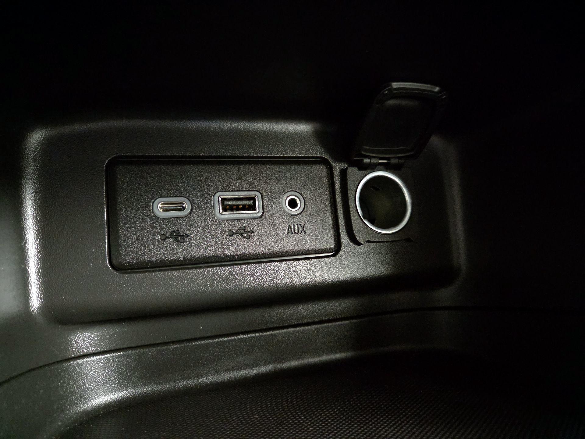 Thumbnail: 2020 Chevrolet Equinox - 18