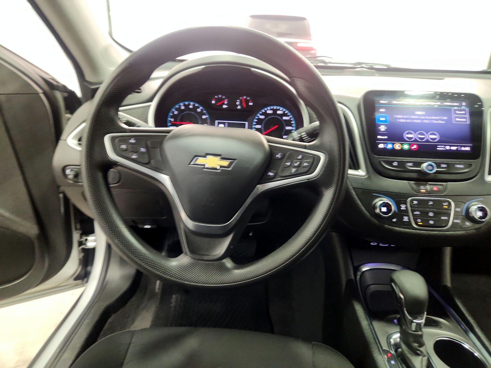 Thumbnail: 2022 Chevrolet Malibu - 10