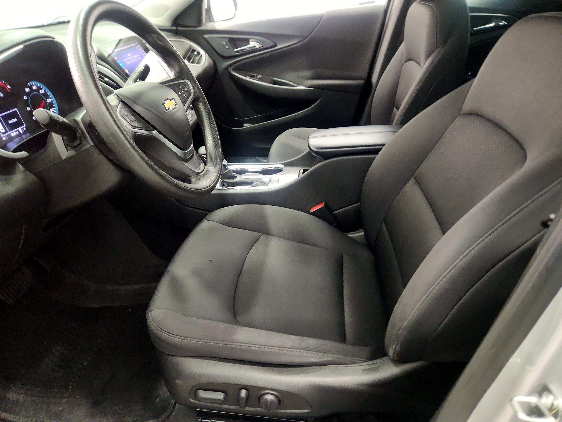 Thumbnail: 2022 Chevrolet Malibu - 11