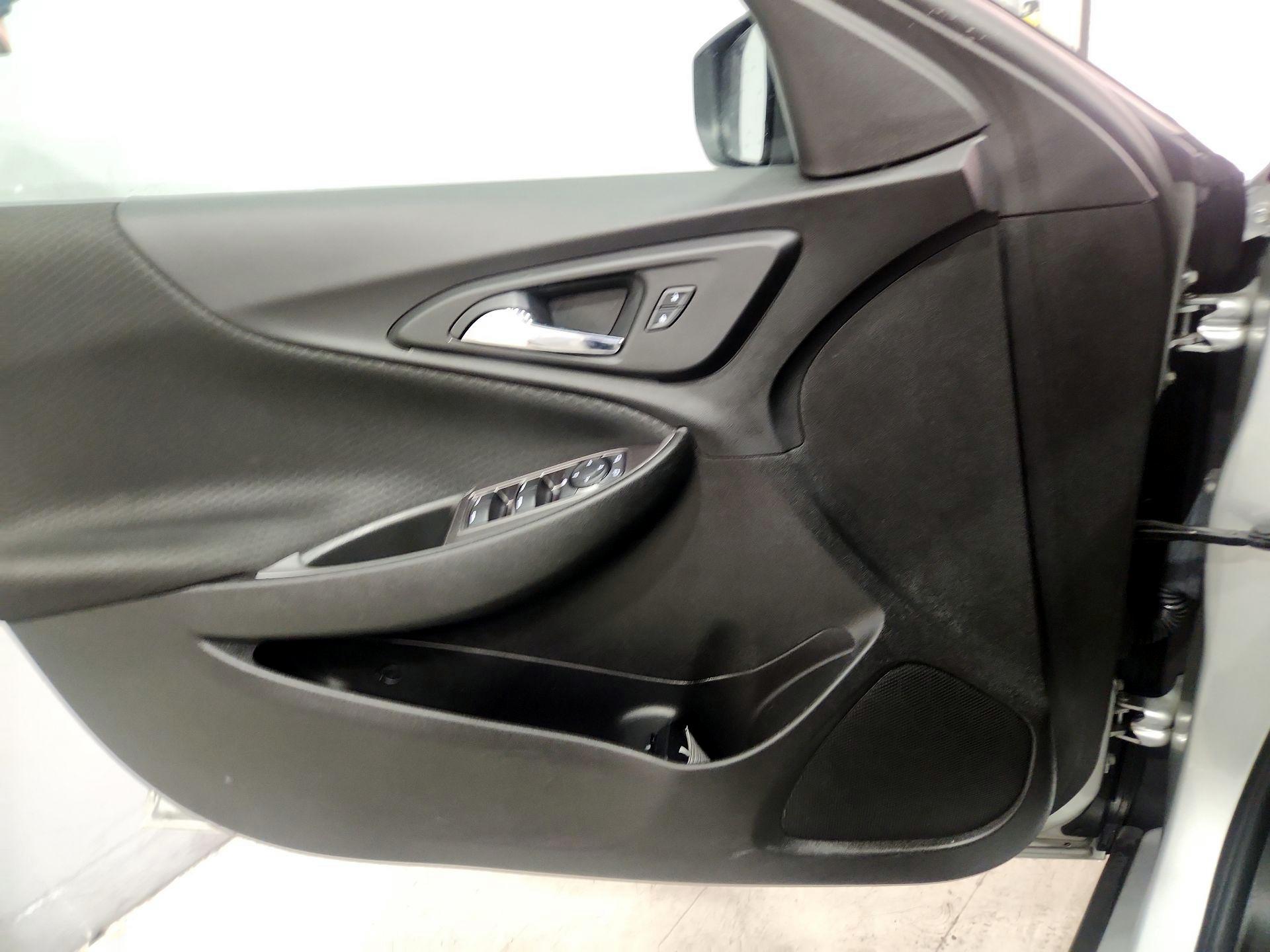 Thumbnail: 2022 Chevrolet Malibu - 12