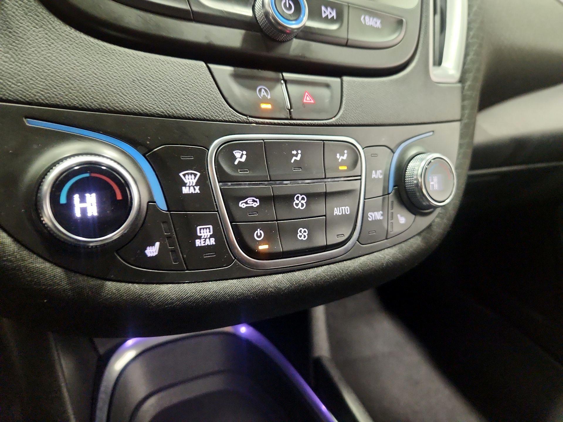 Thumbnail: 2022 Chevrolet Malibu - 16