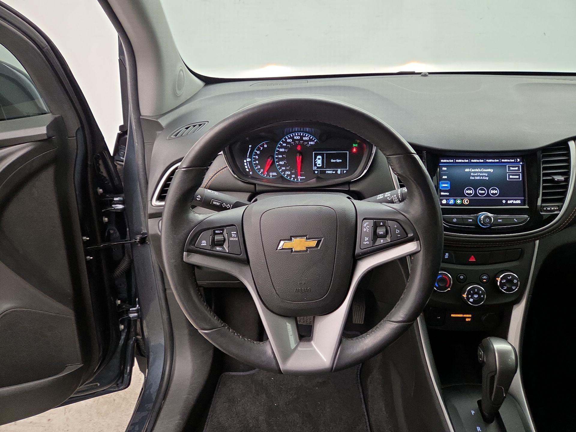 Thumbnail: 2022 Chevrolet Trax - 10