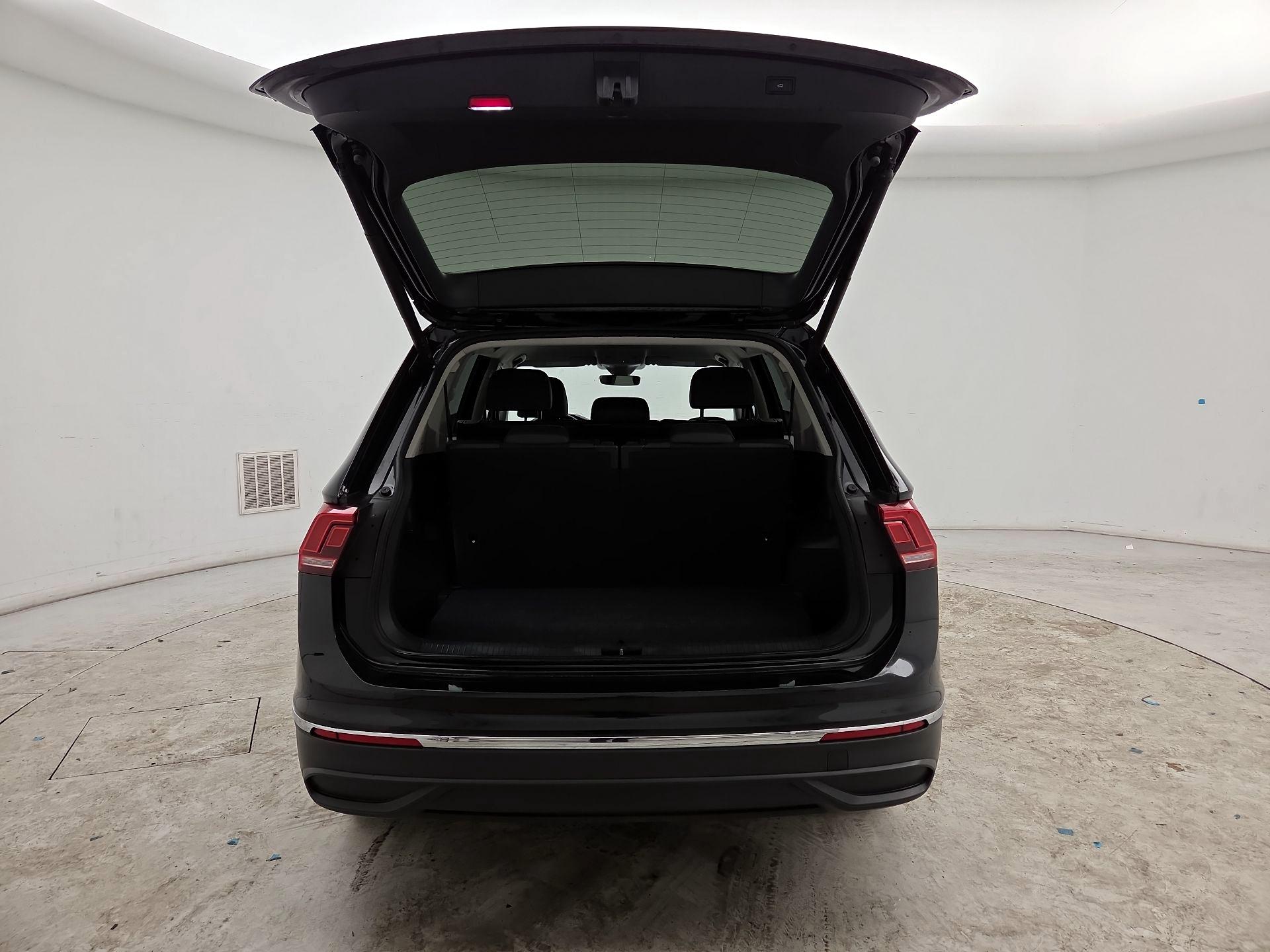 Thumbnail: 2024 Volkswagen Tiguan - 20