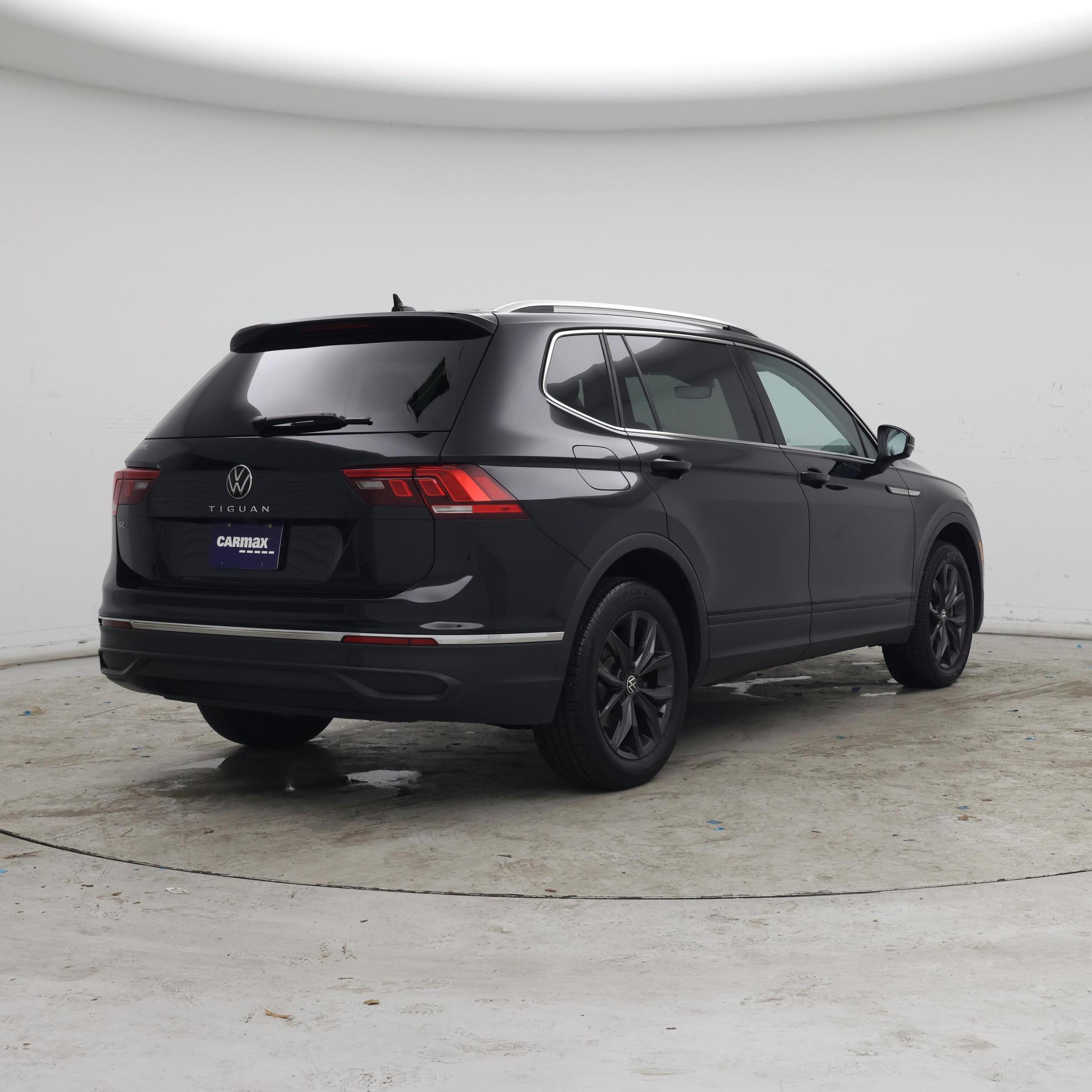 Thumbnail: 2024 Volkswagen Tiguan - 8