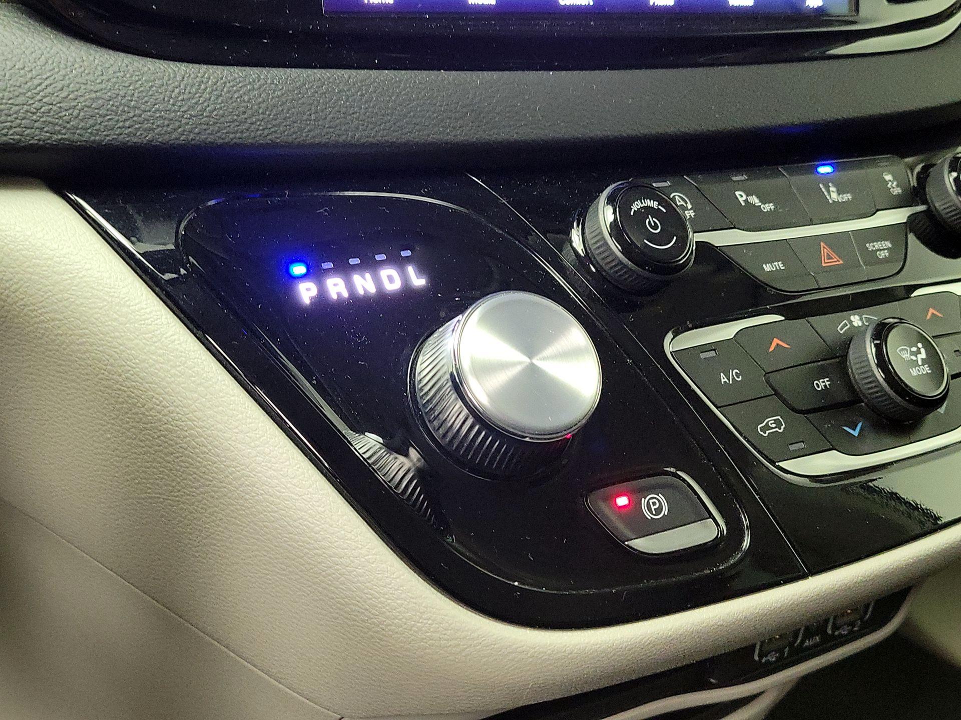 Thumbnail: 2024 Chrysler Pacifica - 17