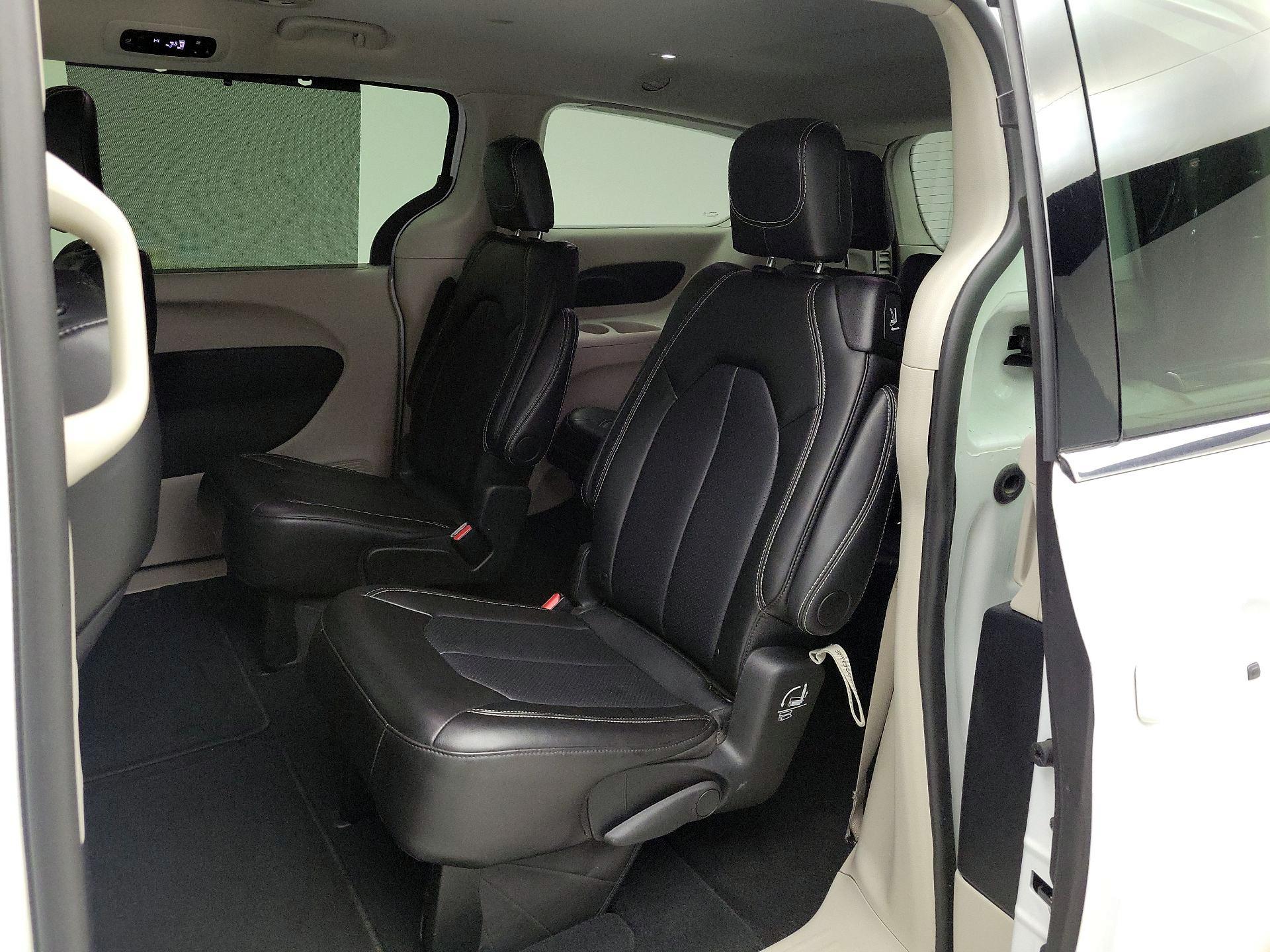 Thumbnail: 2024 Chrysler Pacifica - 19