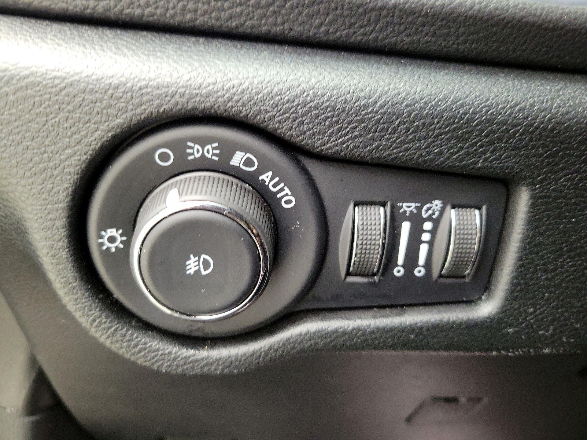 Thumbnail: 2025 Chrysler Pacifica - 13