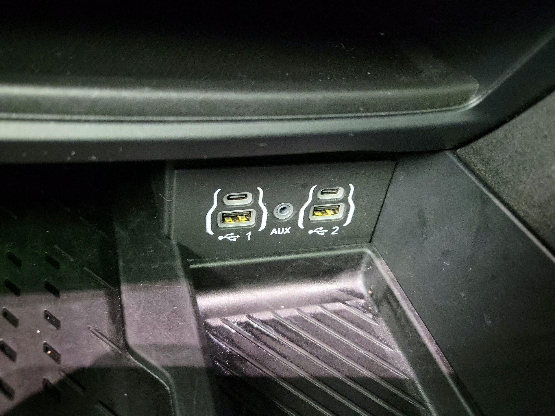 Thumbnail: 2025 Chrysler Pacifica - 19