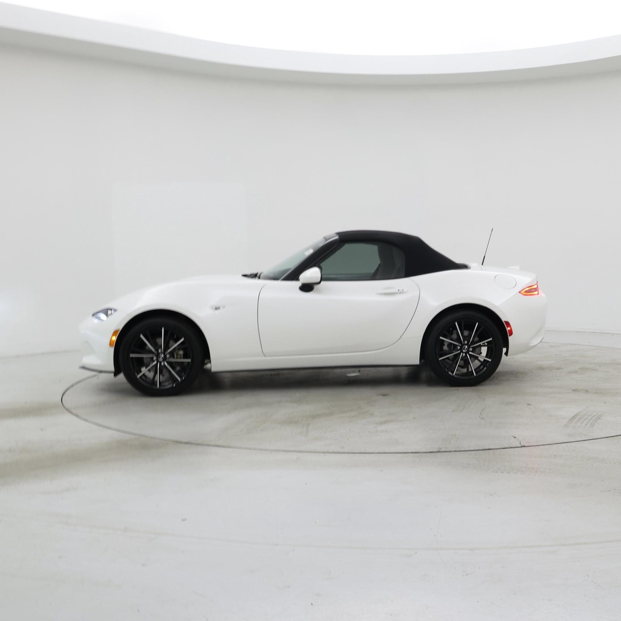 Thumbnail: 2024 Mazda MX-5 Miata - 3