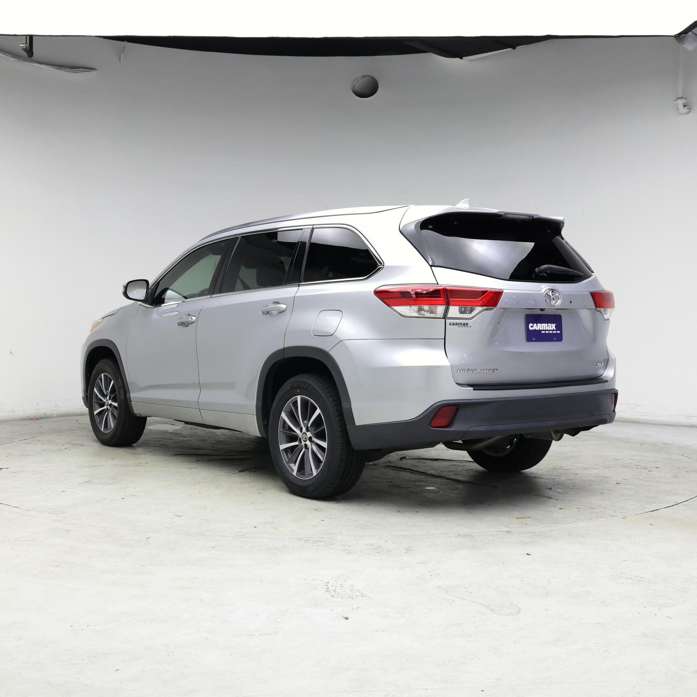 Thumbnail: 2018 Toyota Highlander - 2