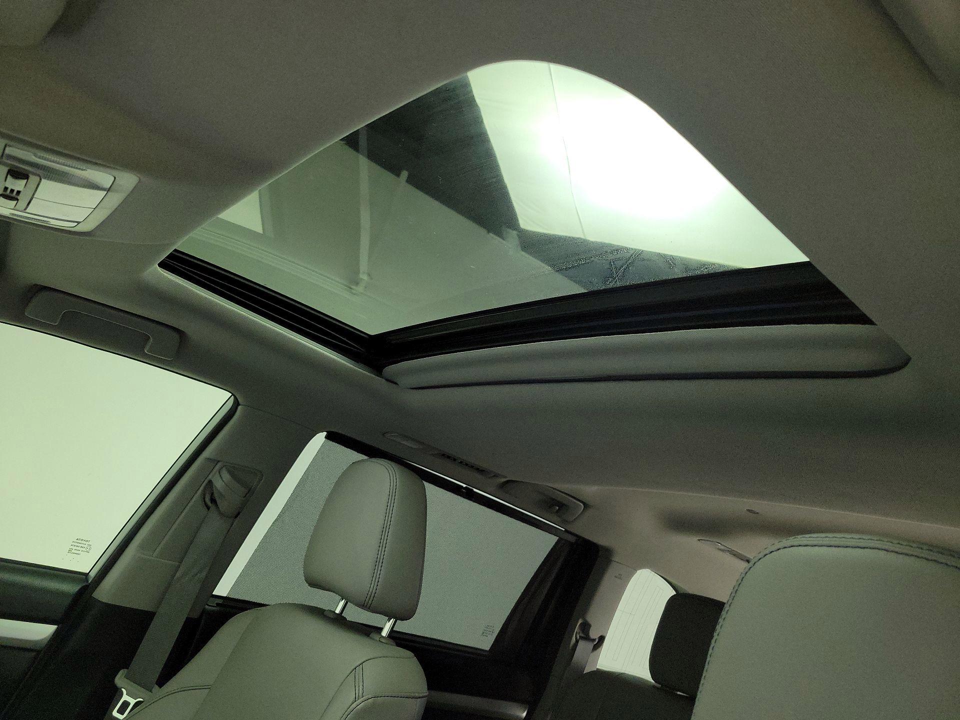 Thumbnail: 2018 Toyota Highlander - 20