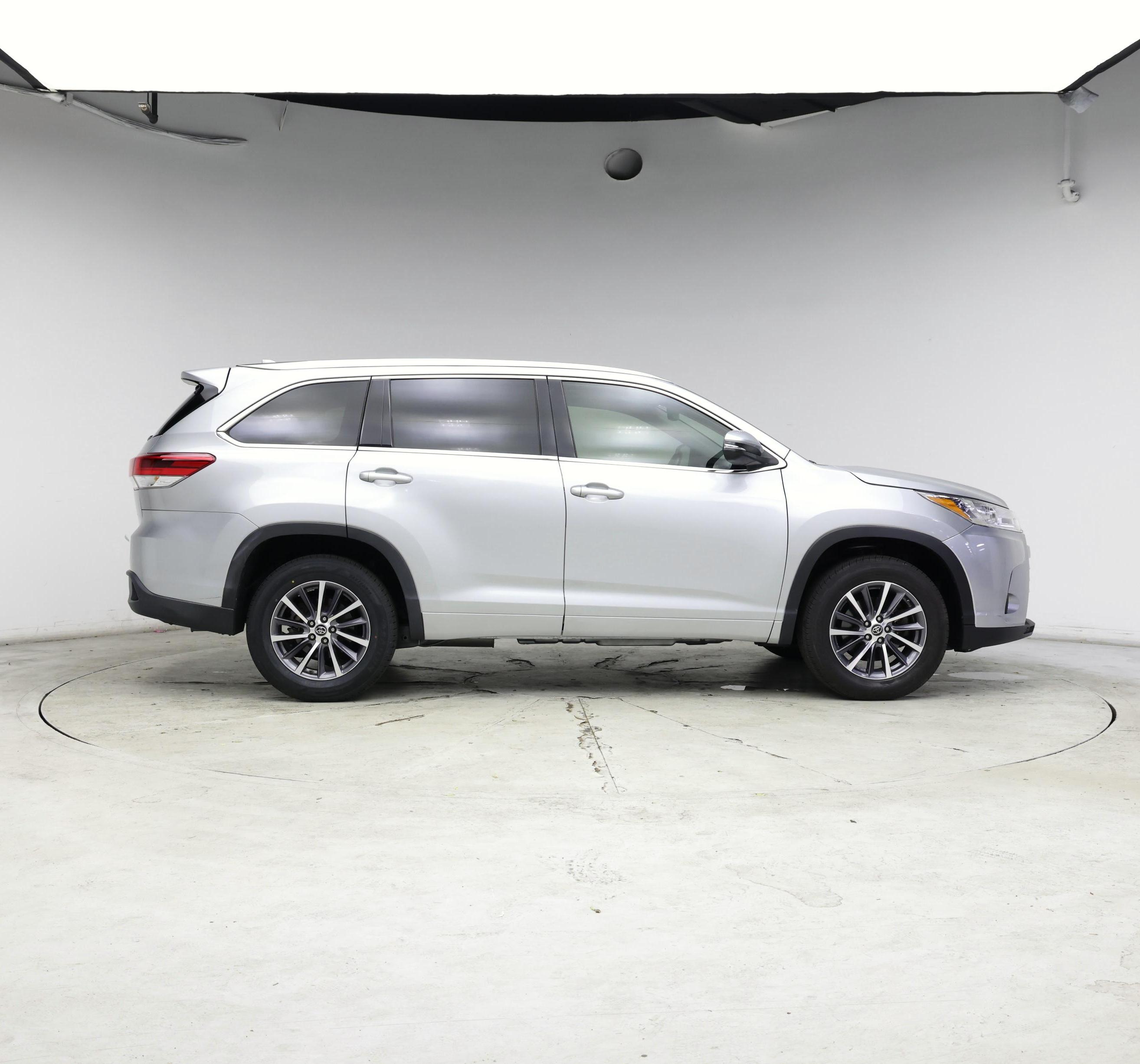 Thumbnail: 2018 Toyota Highlander - 7