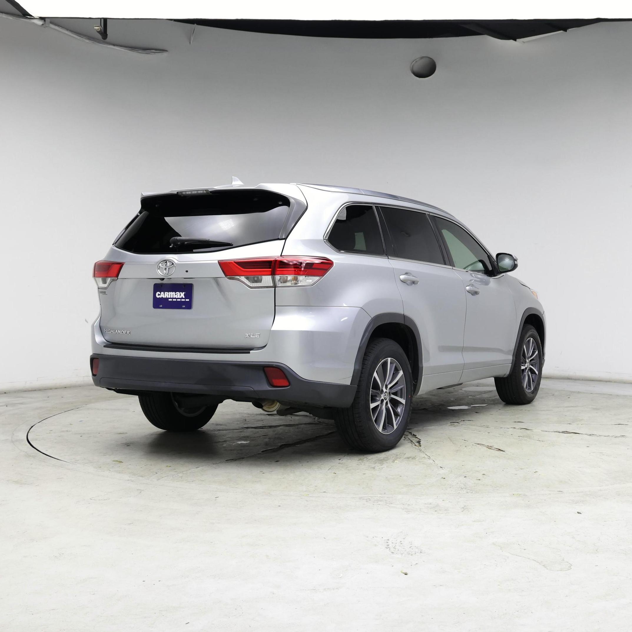 Thumbnail: 2018 Toyota Highlander - 8