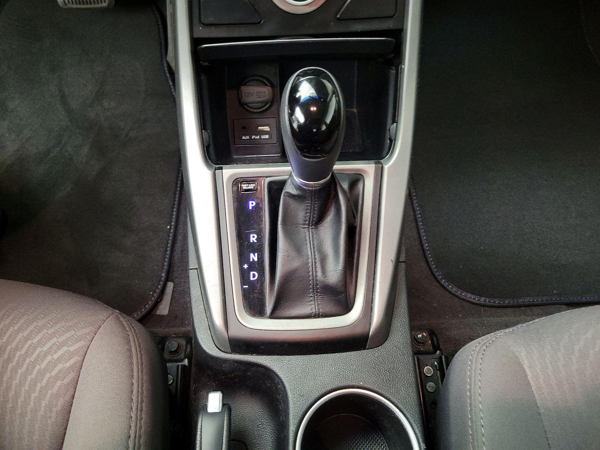 Thumbnail: 2016 Hyundai Elantra - 16