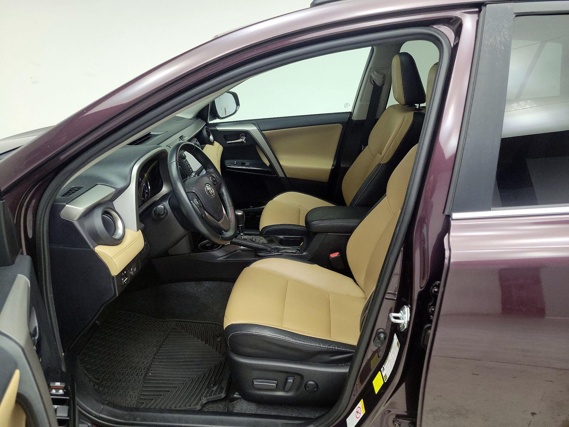 Thumbnail: 2016 Toyota RAV4 - 11