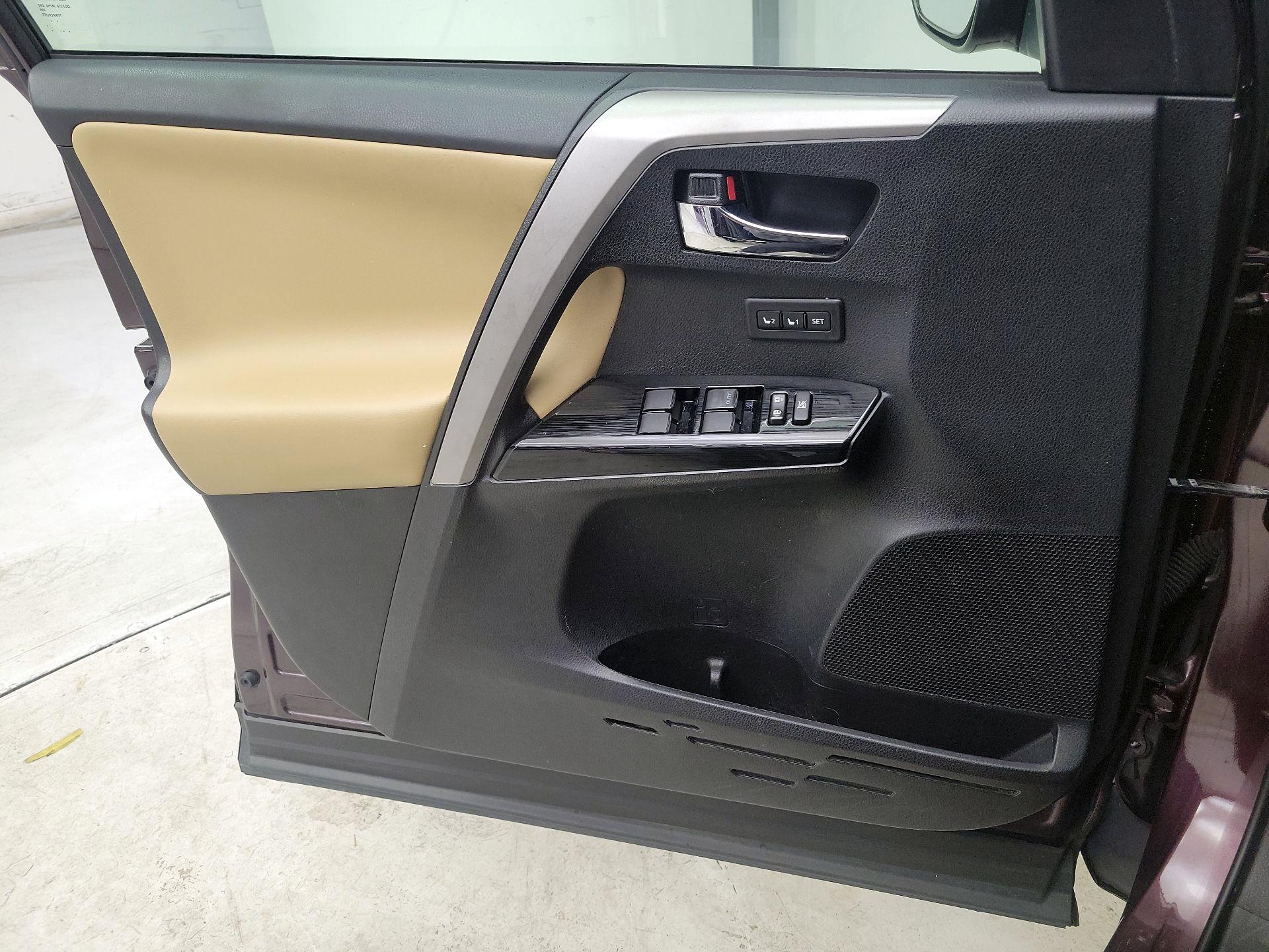 Thumbnail: 2016 Toyota RAV4 - 12