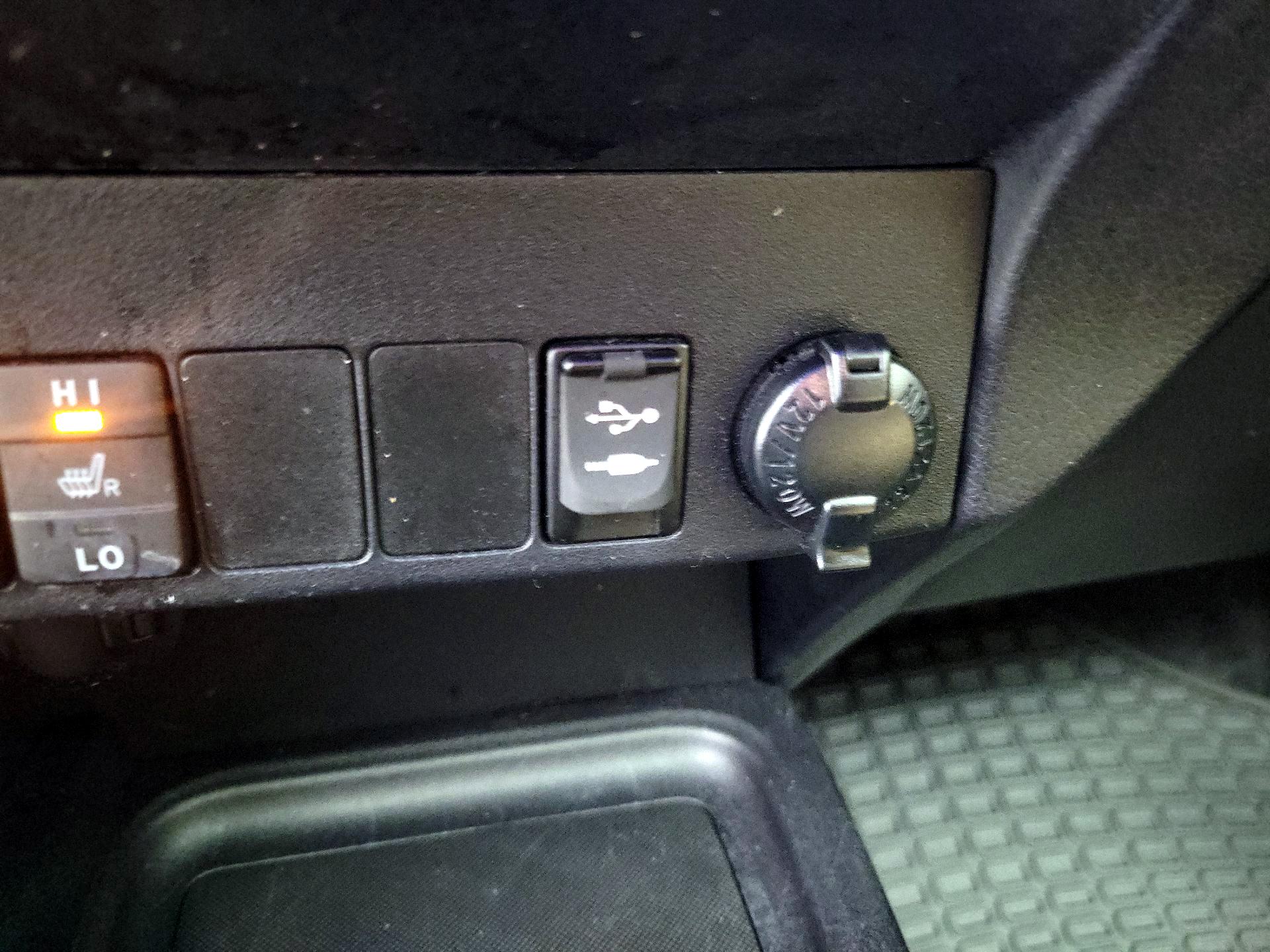 Thumbnail: 2016 Toyota RAV4 - 18