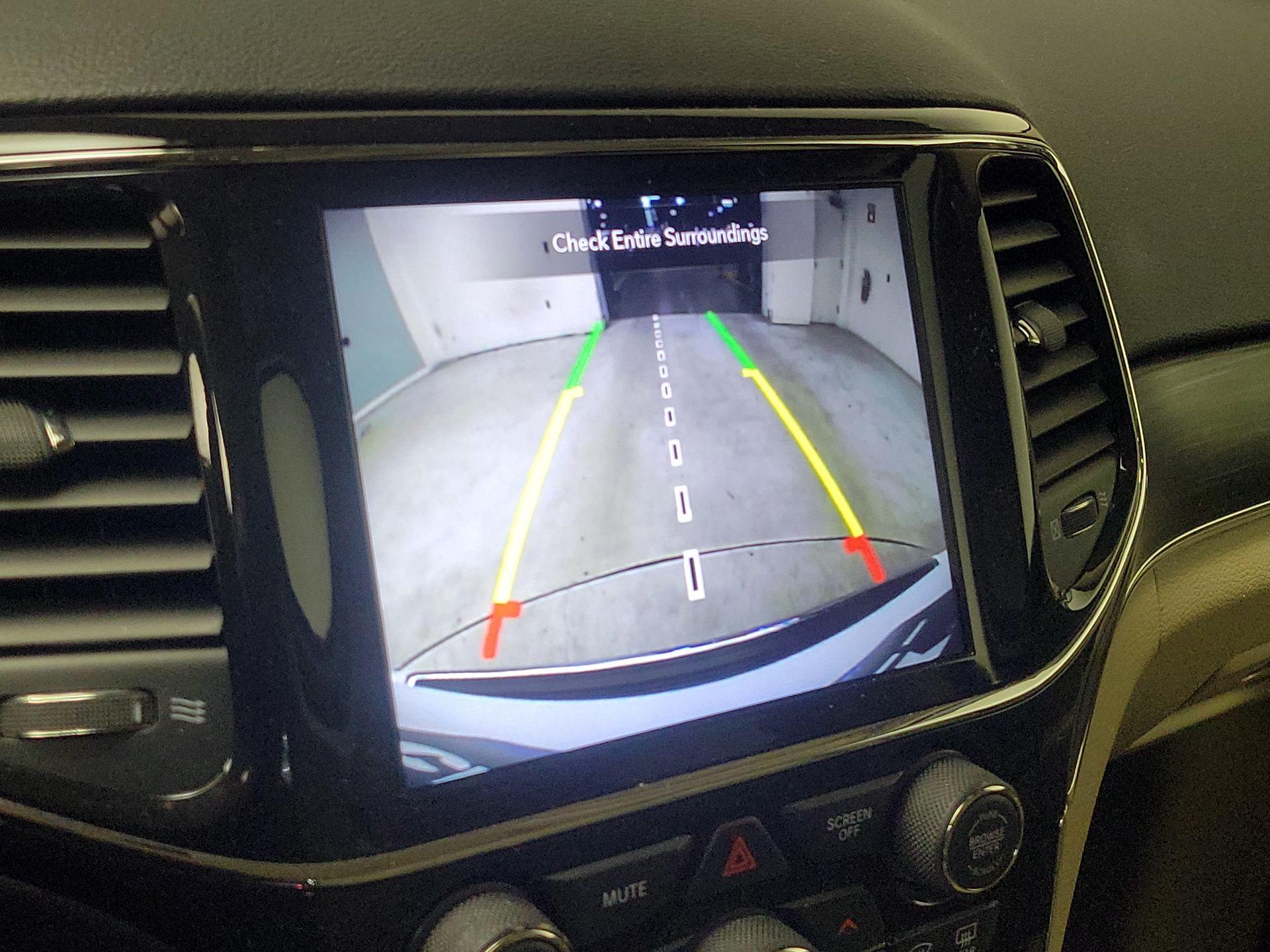 Thumbnail: 2021 Jeep Grand Cherokee - 14