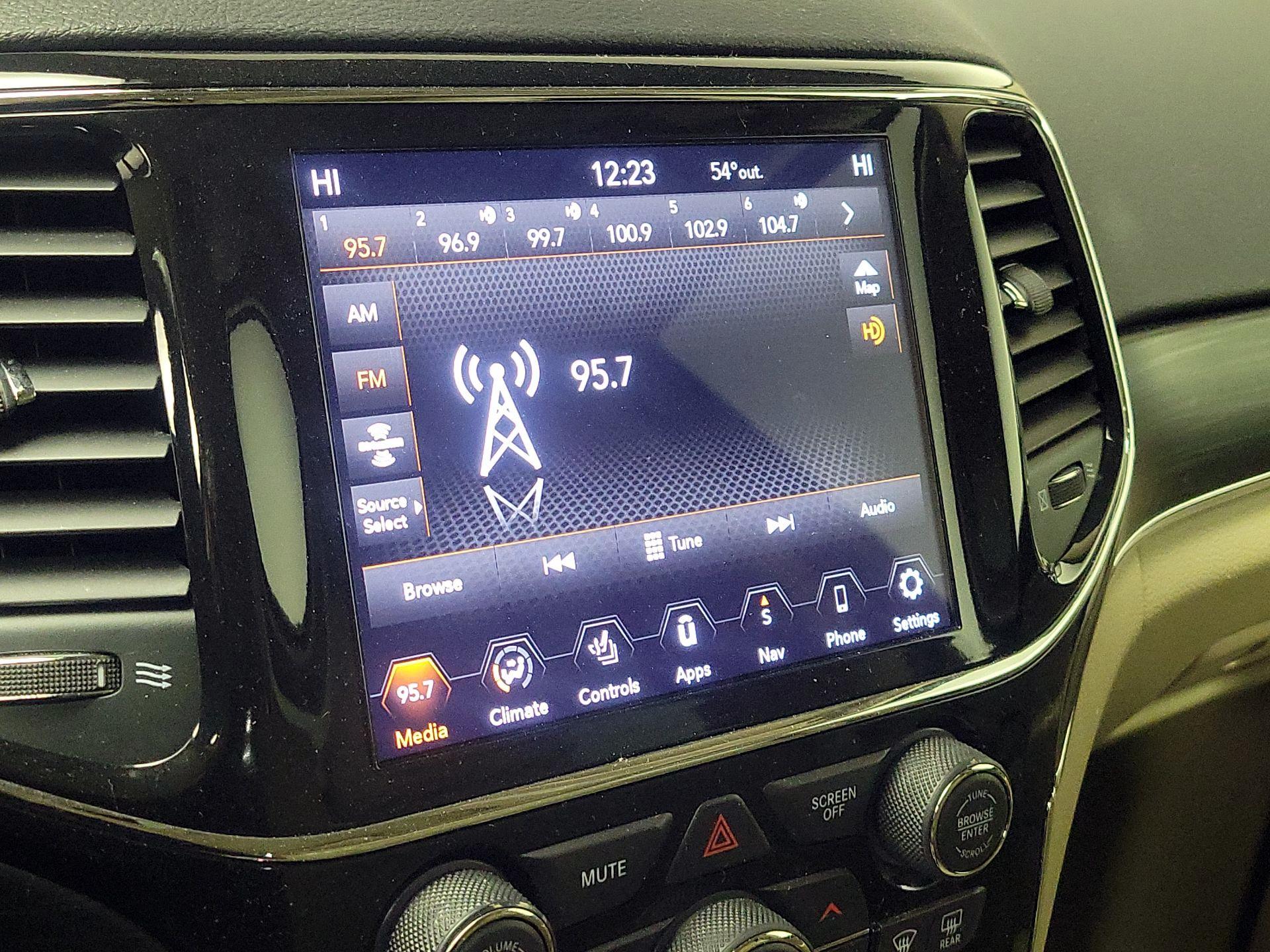 Thumbnail: 2021 Jeep Grand Cherokee - 15