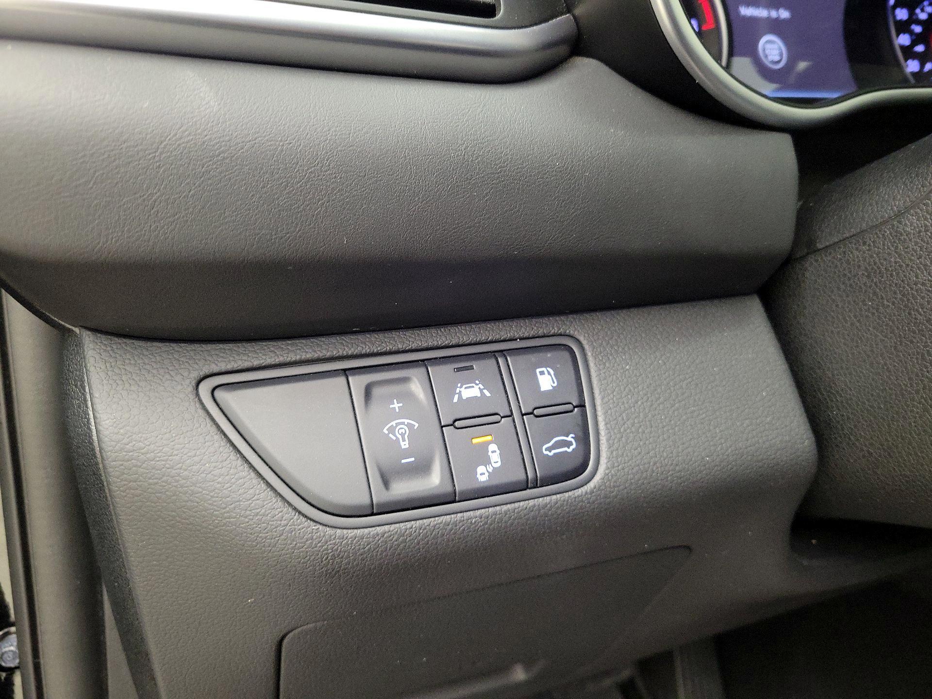 Thumbnail: 2020 Genesis G70 - 13