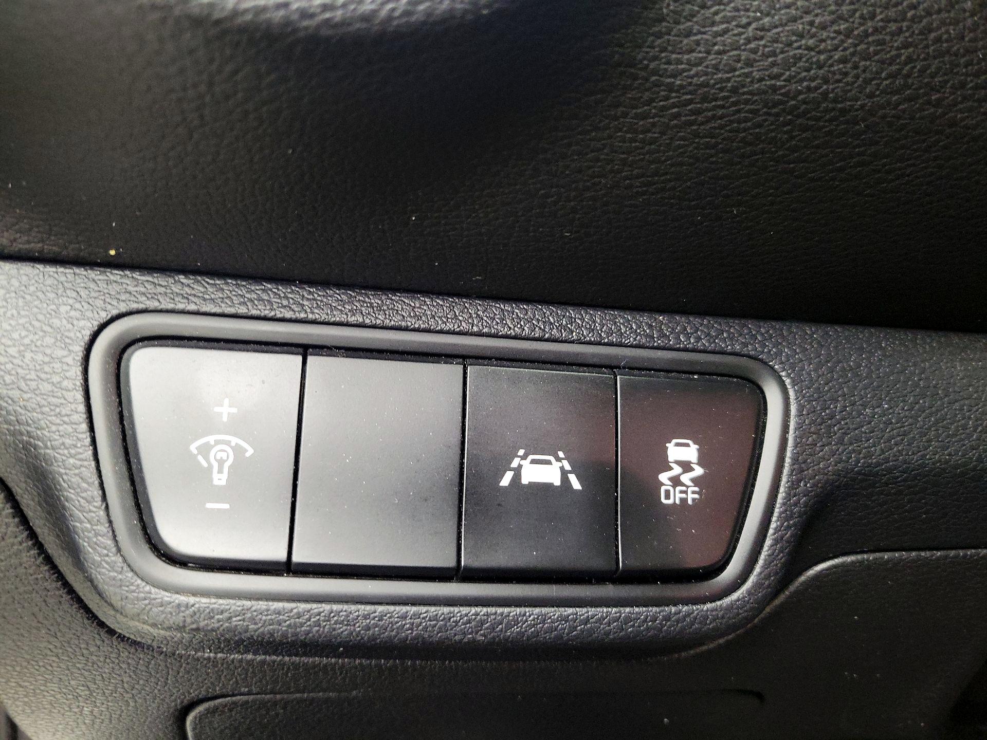 Thumbnail: 2021 Kia Forte - 13