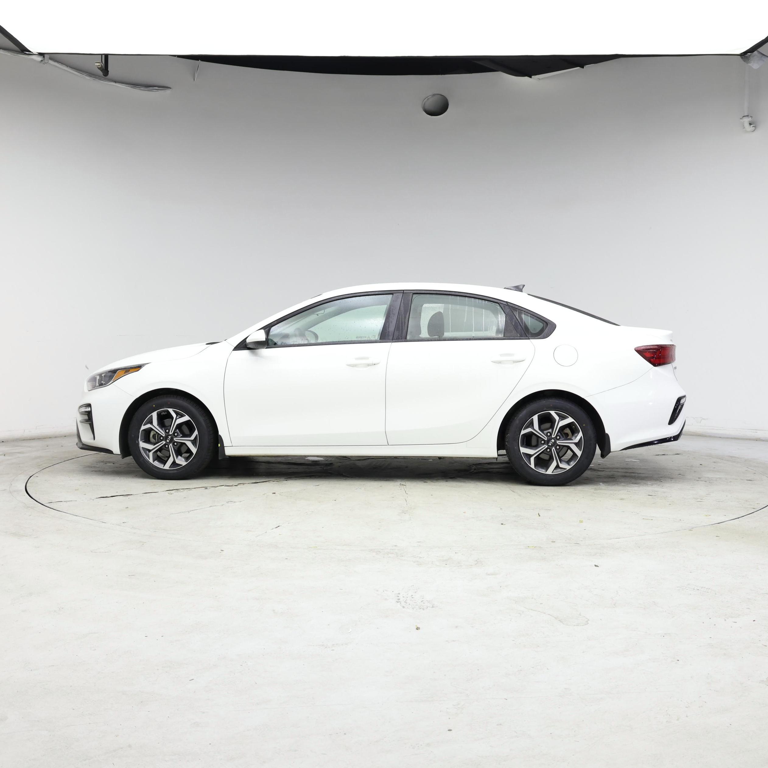 Thumbnail: 2021 Kia Forte - 3