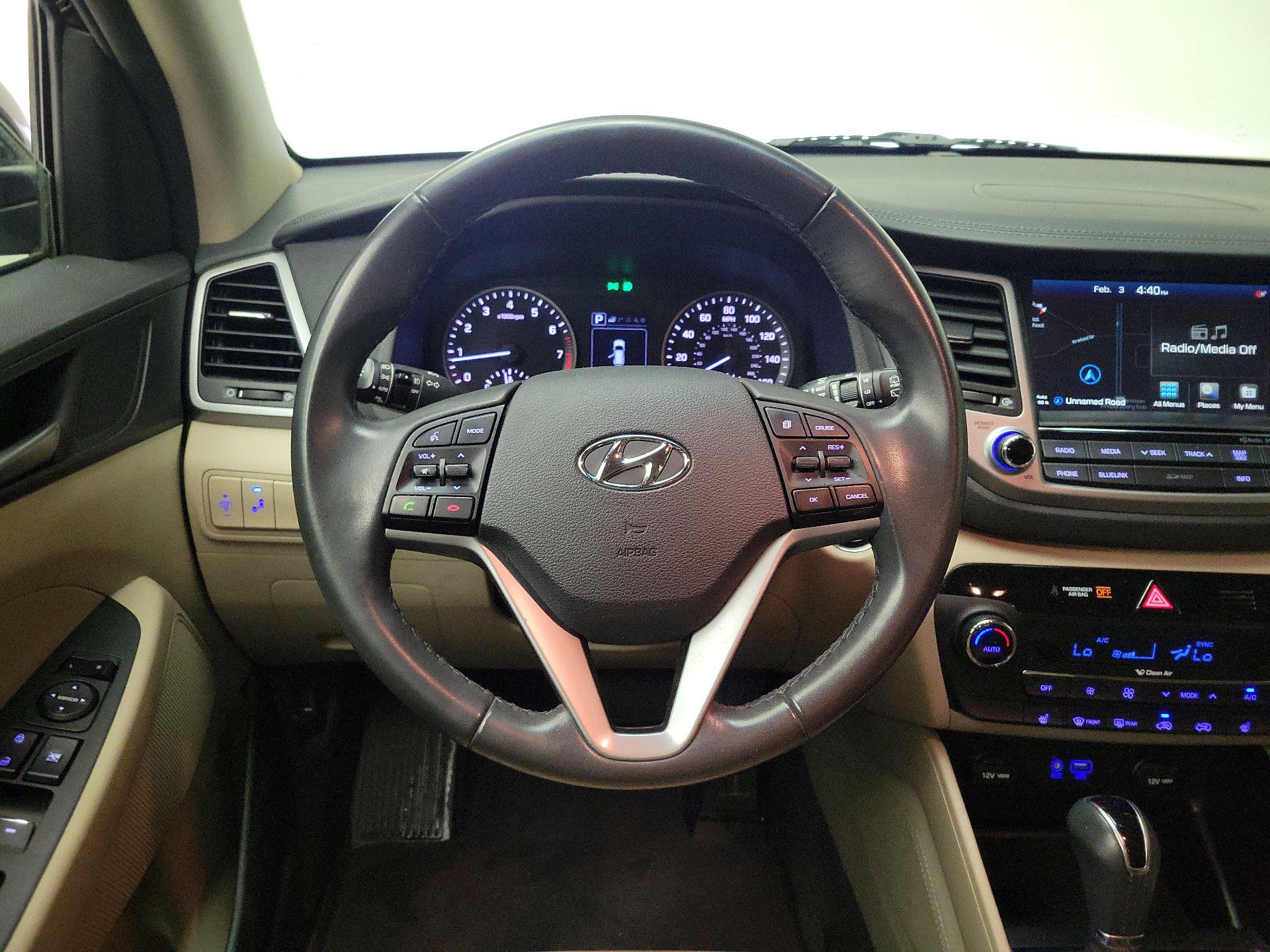 Thumbnail: 2016 Hyundai Tucson - 10