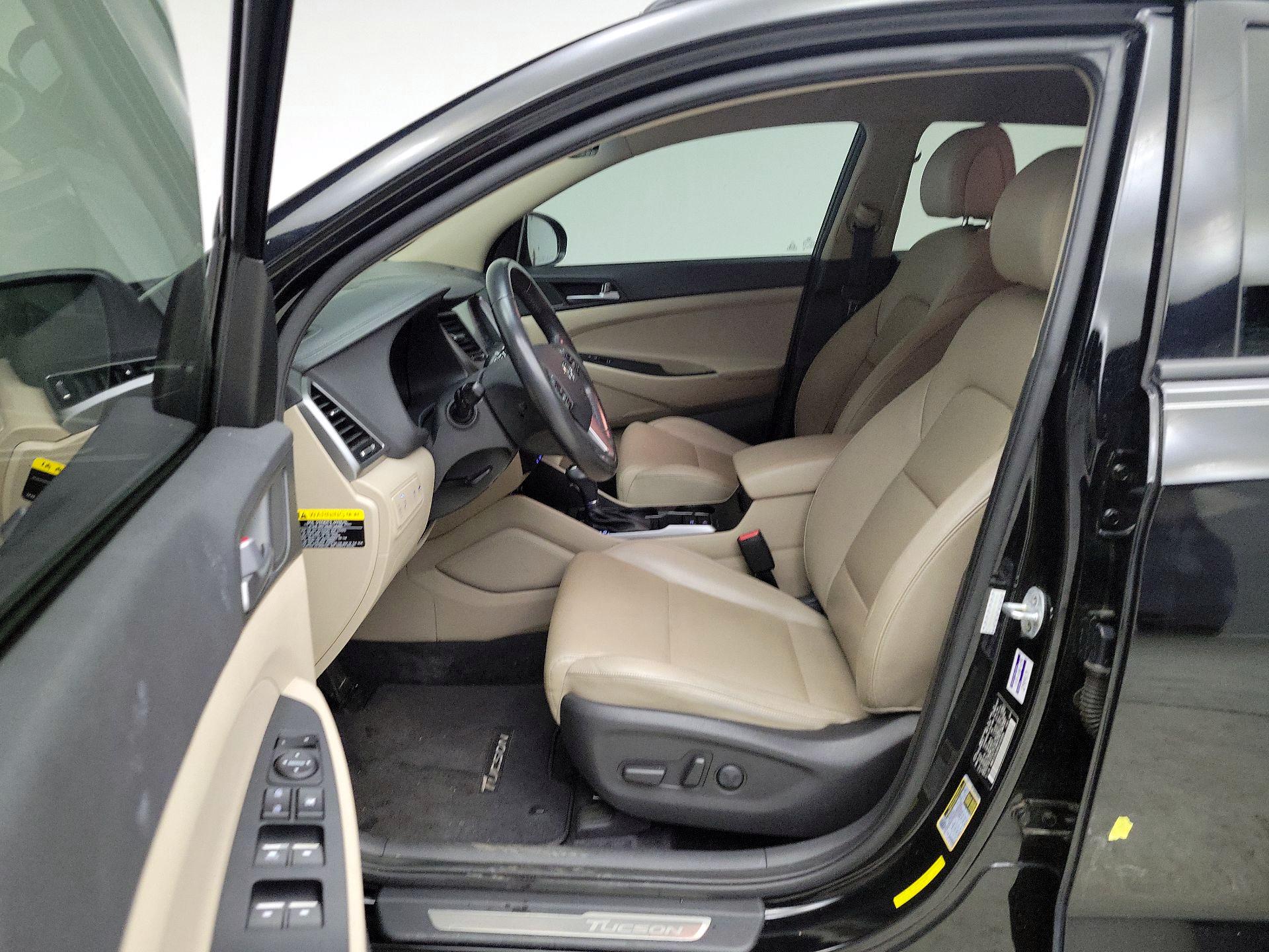 Thumbnail: 2016 Hyundai Tucson - 11