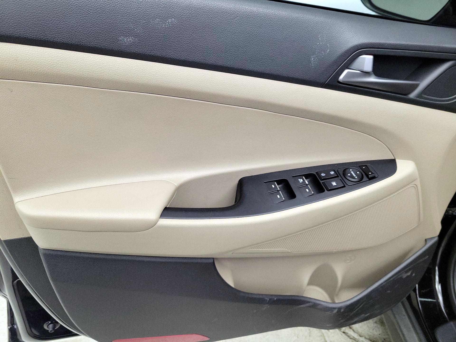 Thumbnail: 2016 Hyundai Tucson - 12