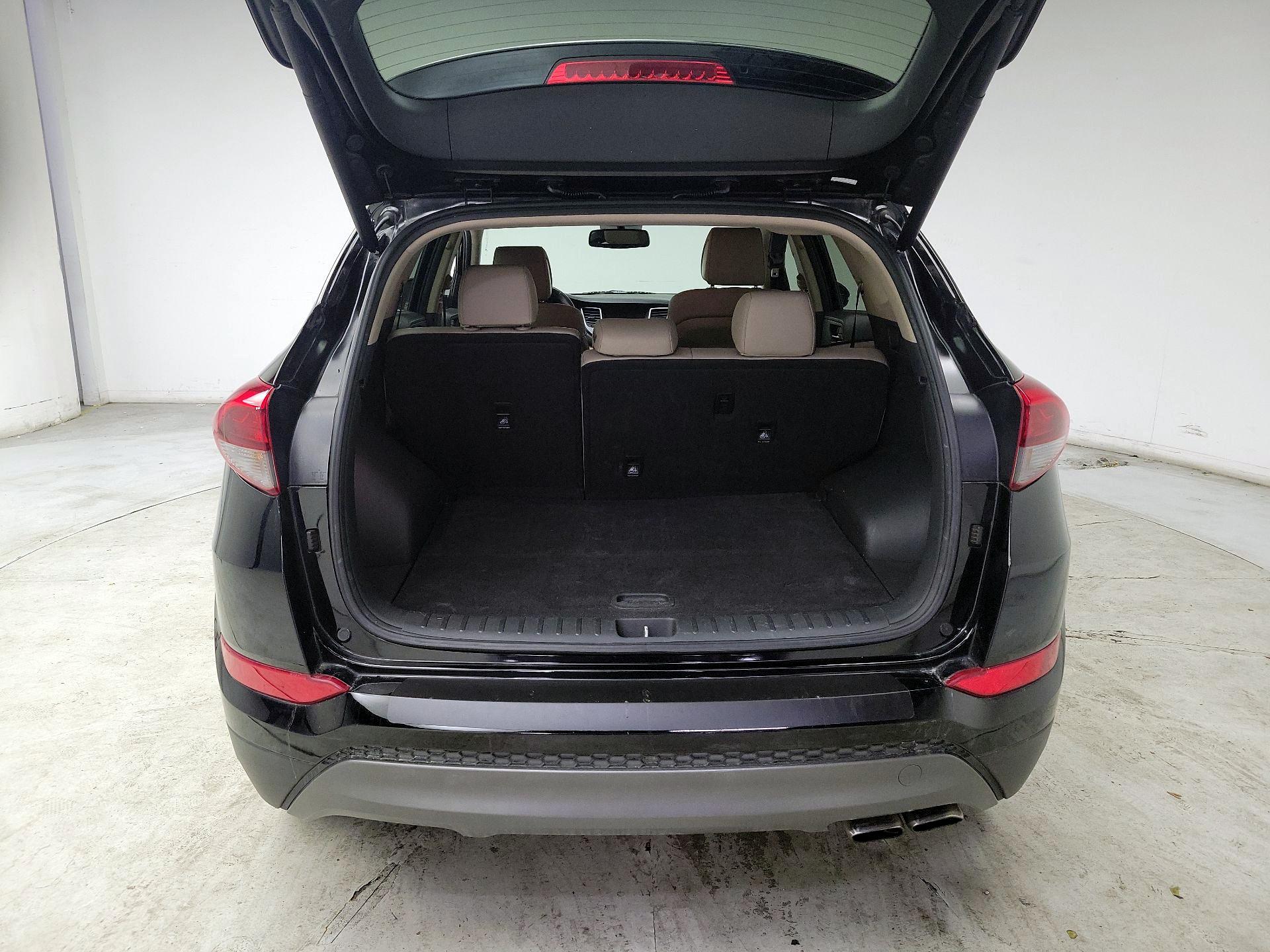 Thumbnail: 2016 Hyundai Tucson - 20