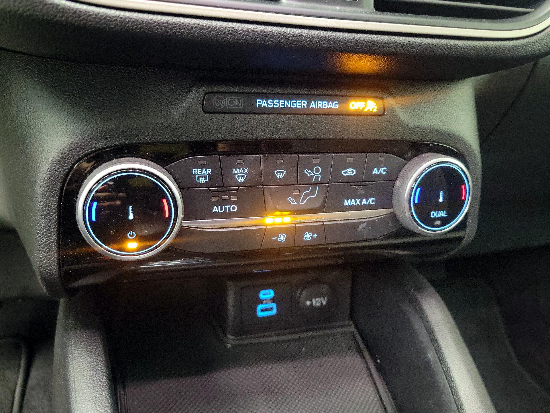 Thumbnail: 2022 Ford Escape - 16