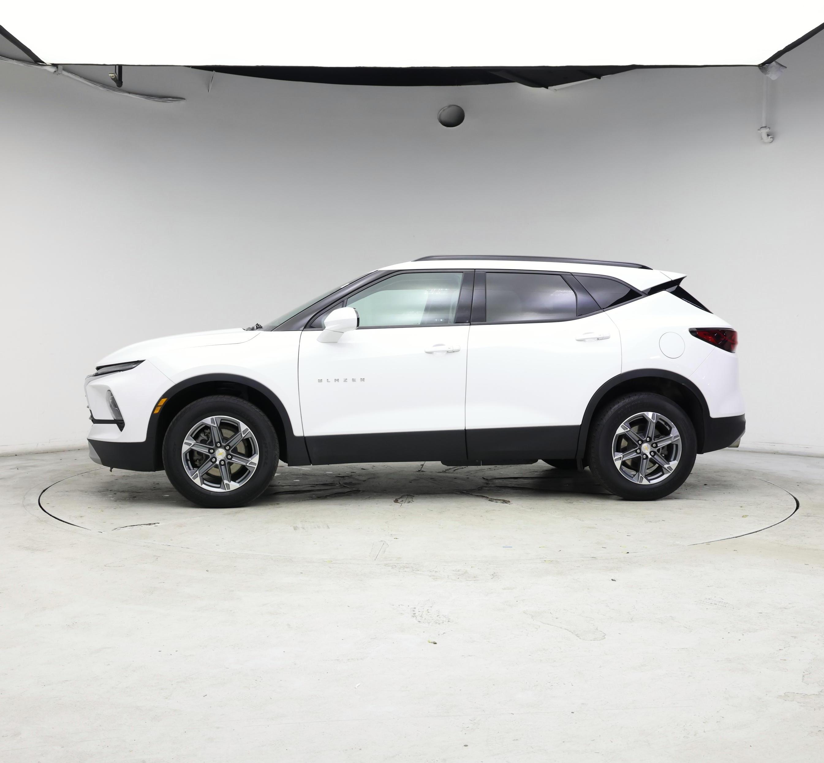 Thumbnail: 2023 Chevrolet Blazer - 3