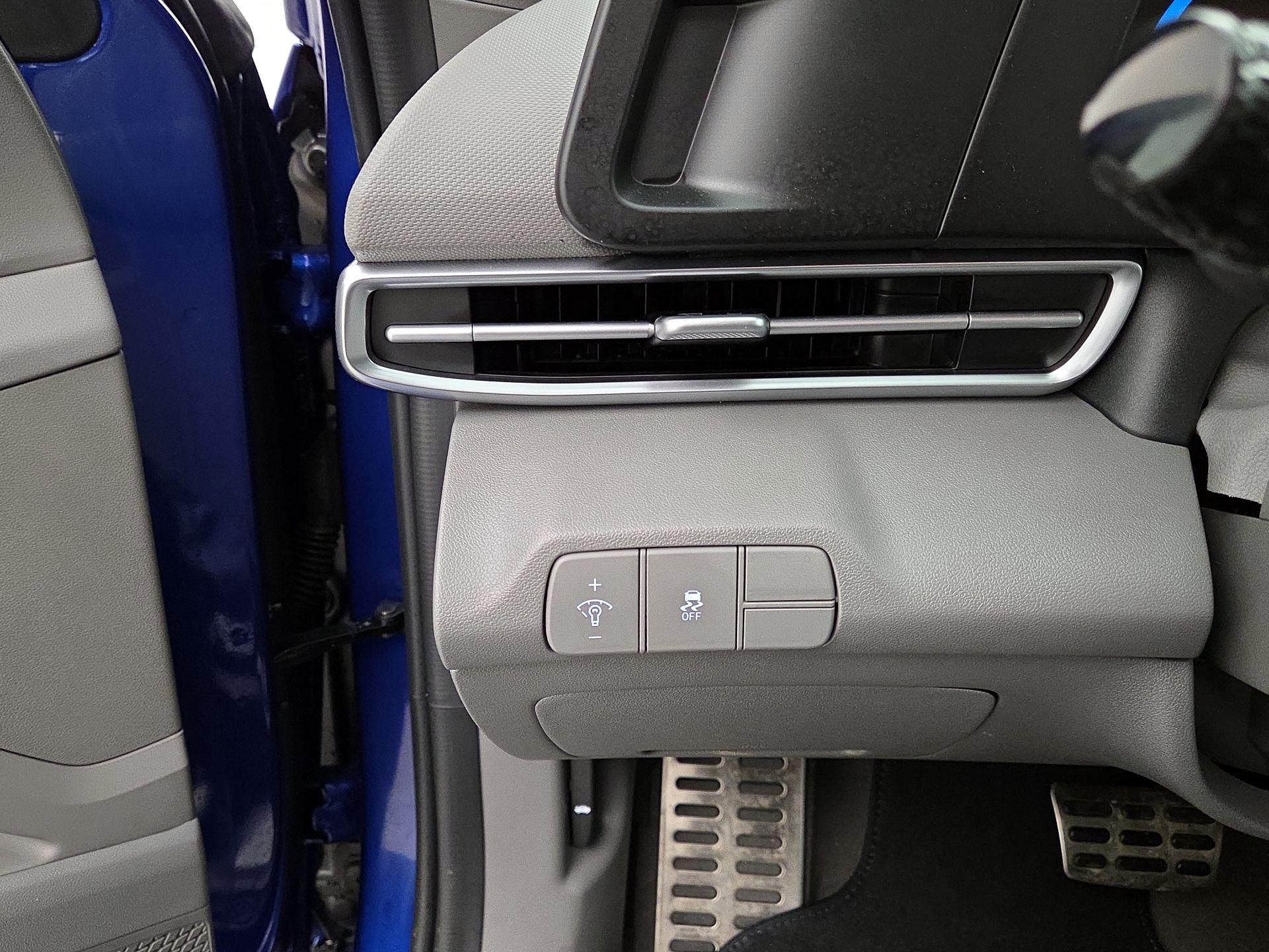 Thumbnail: 2025 Hyundai Elantra - 13