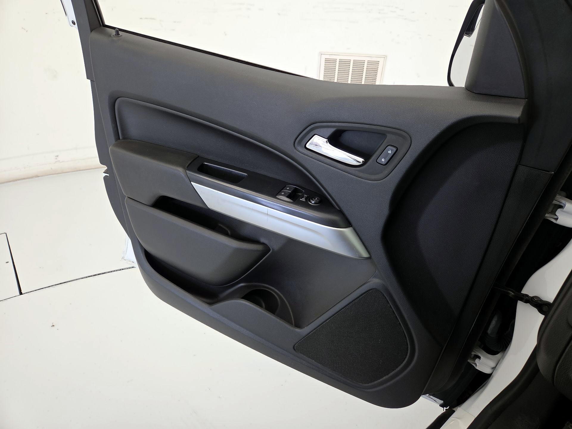 Thumbnail: 2022 Chevrolet Colorado - 12