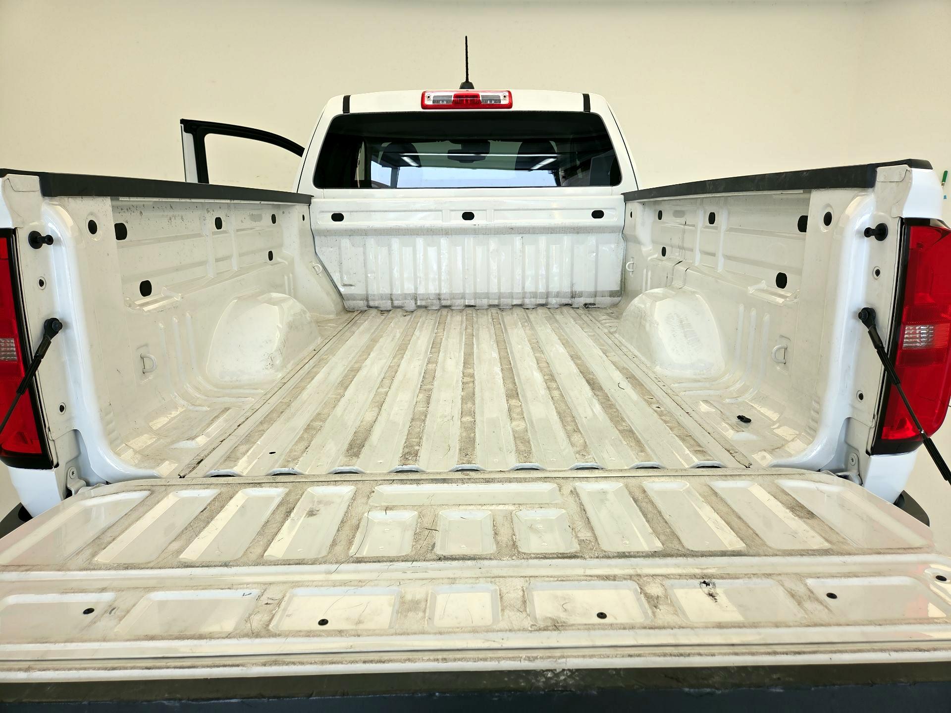 Thumbnail: 2022 Chevrolet Colorado - 20