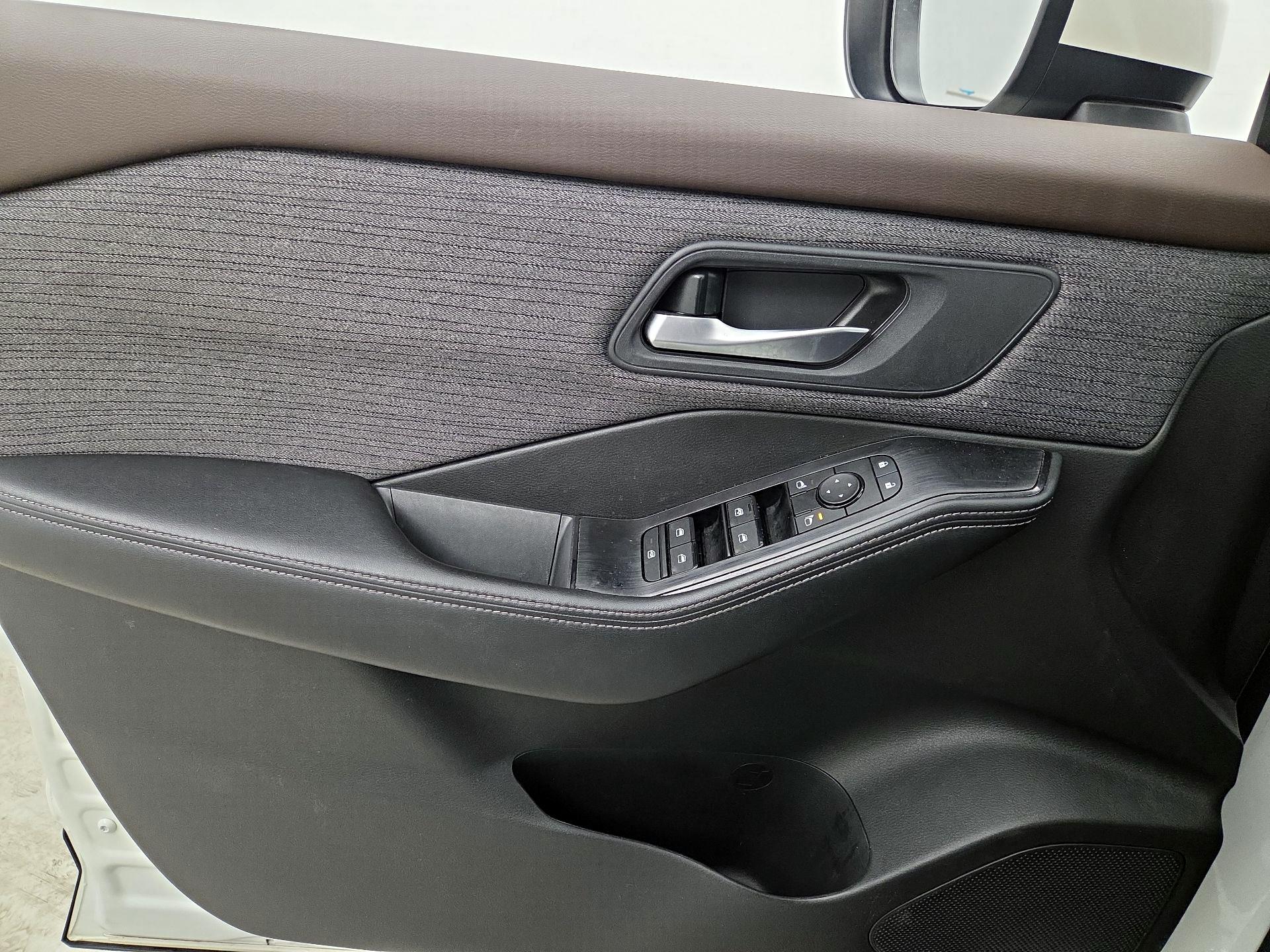 Thumbnail: 2023 Nissan Rogue - 12